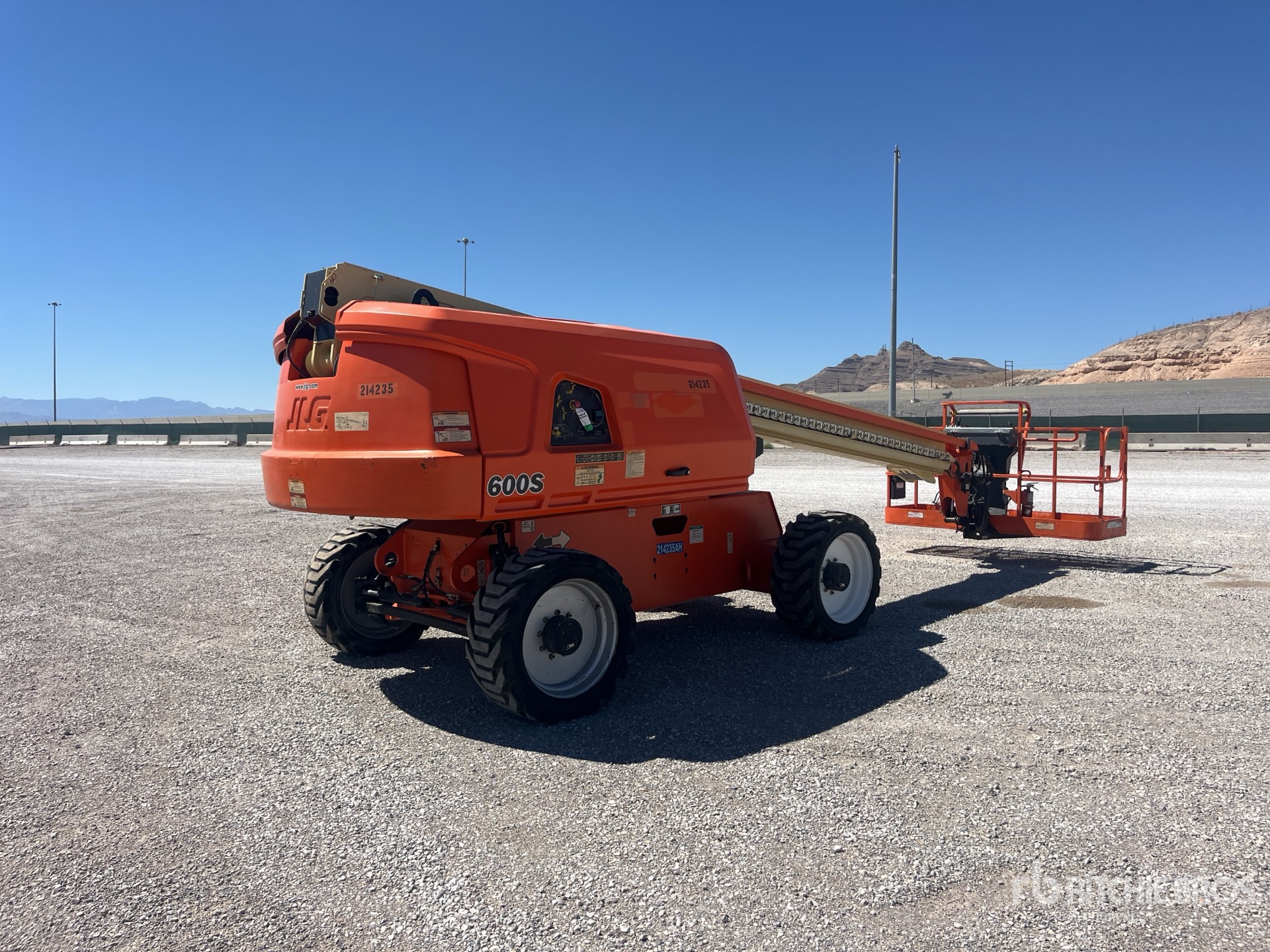 2018 JLG 600S