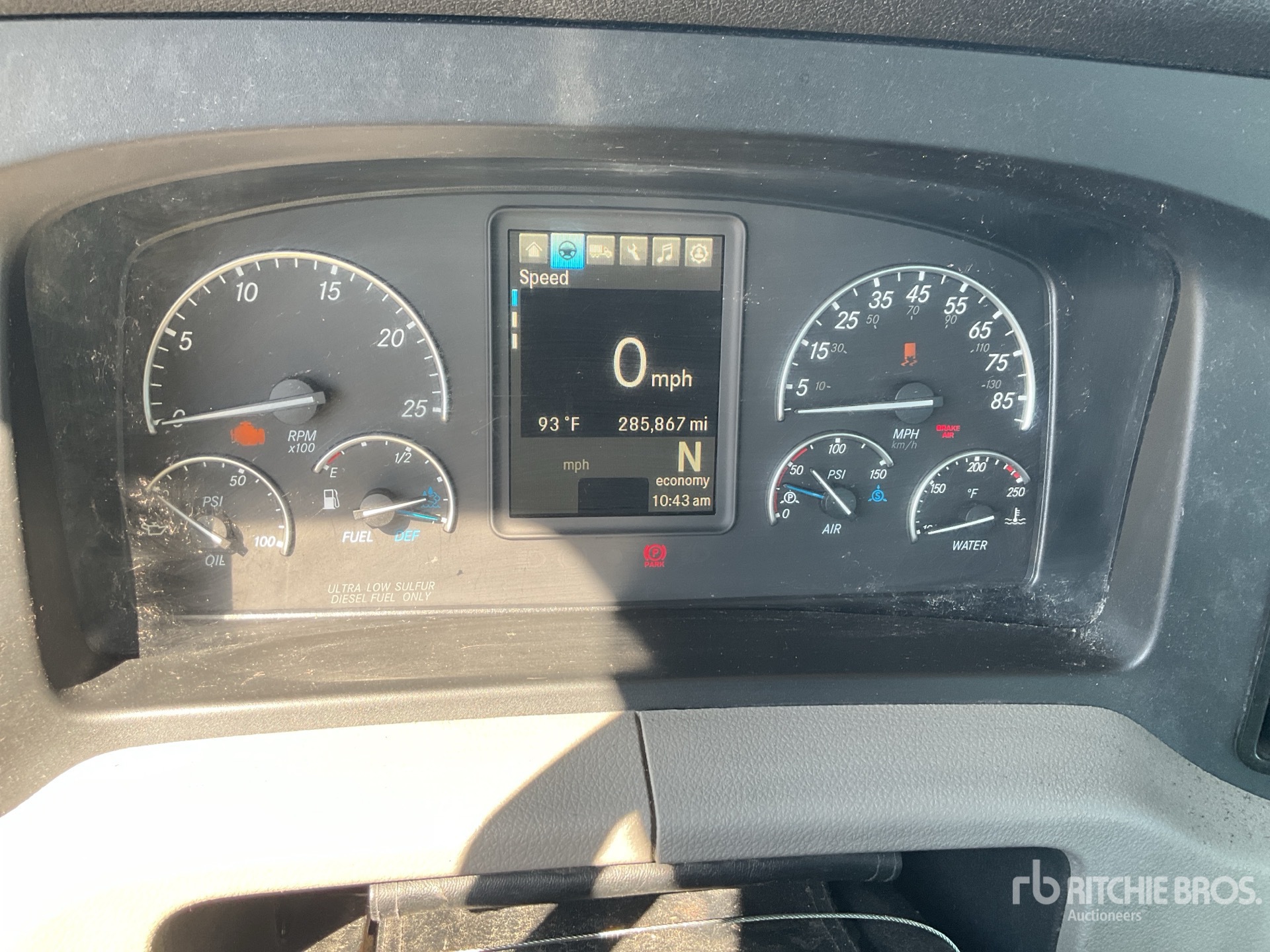 2020 Freightliner CASCADIA 126