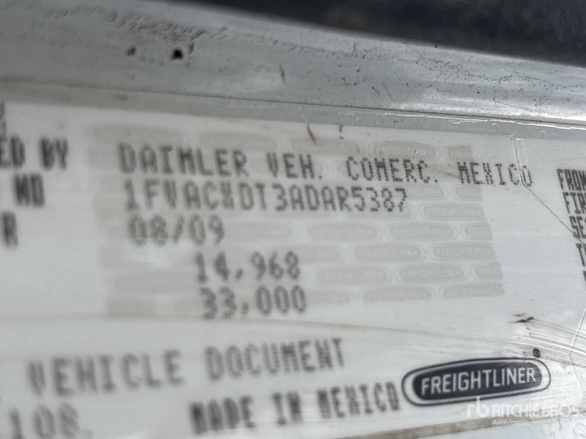 2010 Freightliner M2106