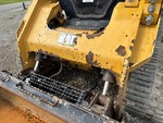 Hydraulics with Bucket Tilt Cylinders