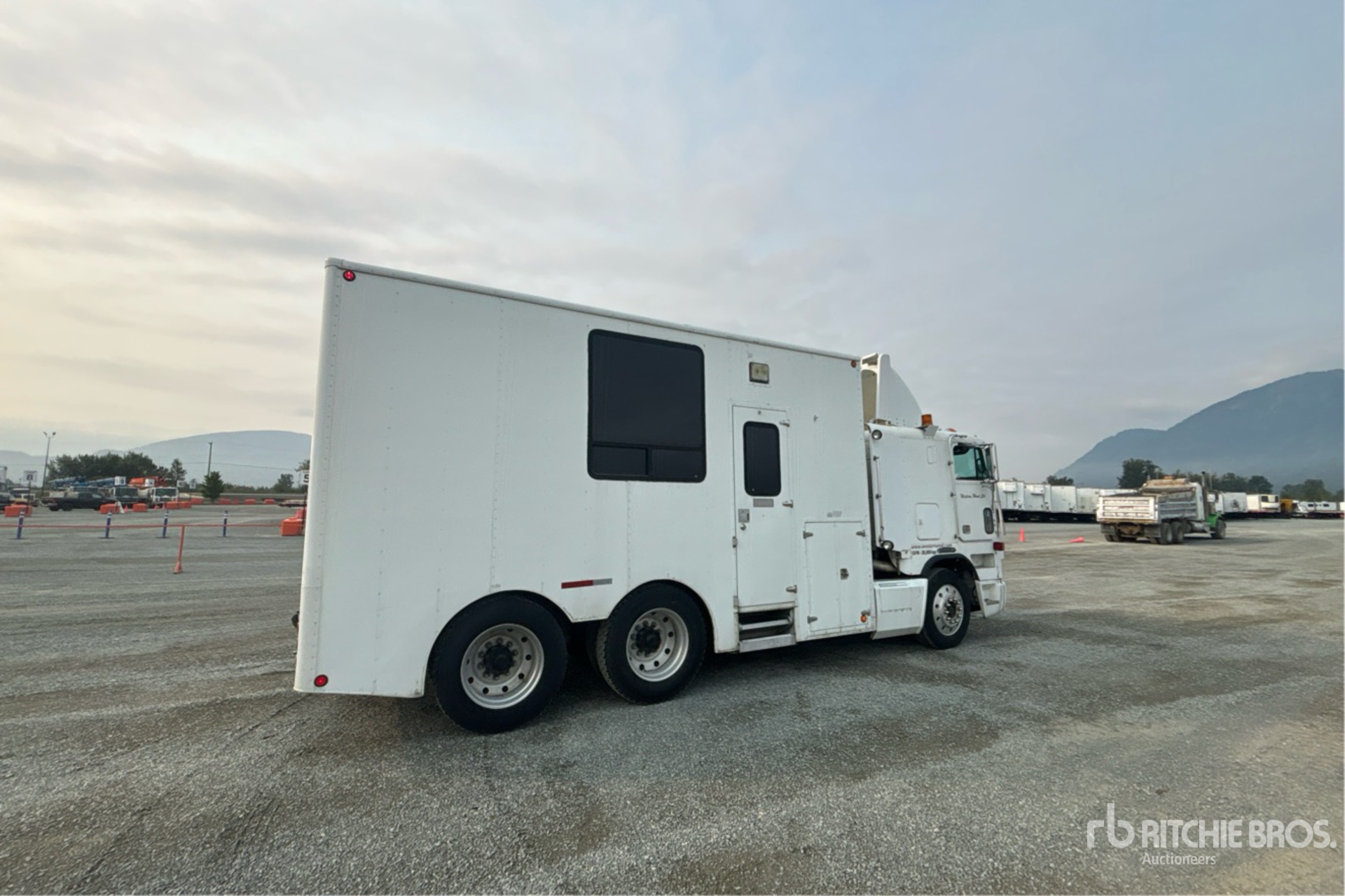 1992 Freightliner FLA086