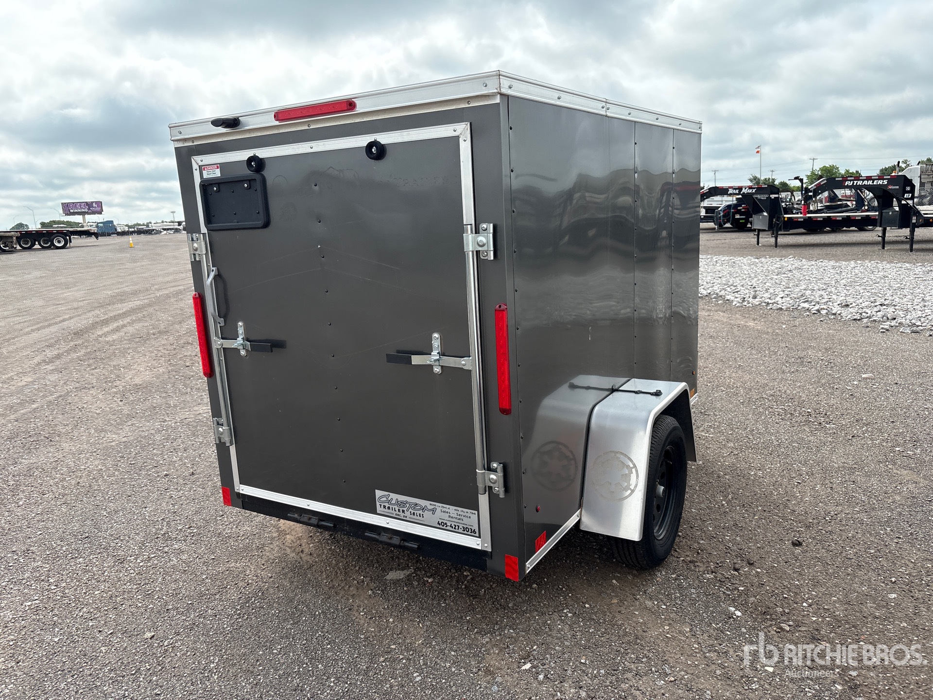 General Appearance with Picture, Right Rear Corner
