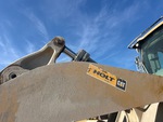 Hydraulics with Bucket Tilt Cylinders