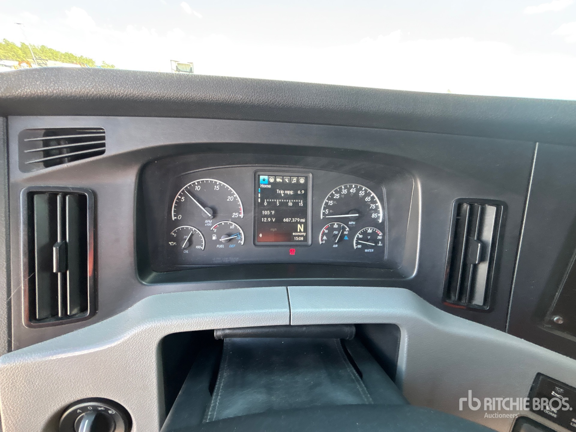 2022 Freightliner CASCADIA 126