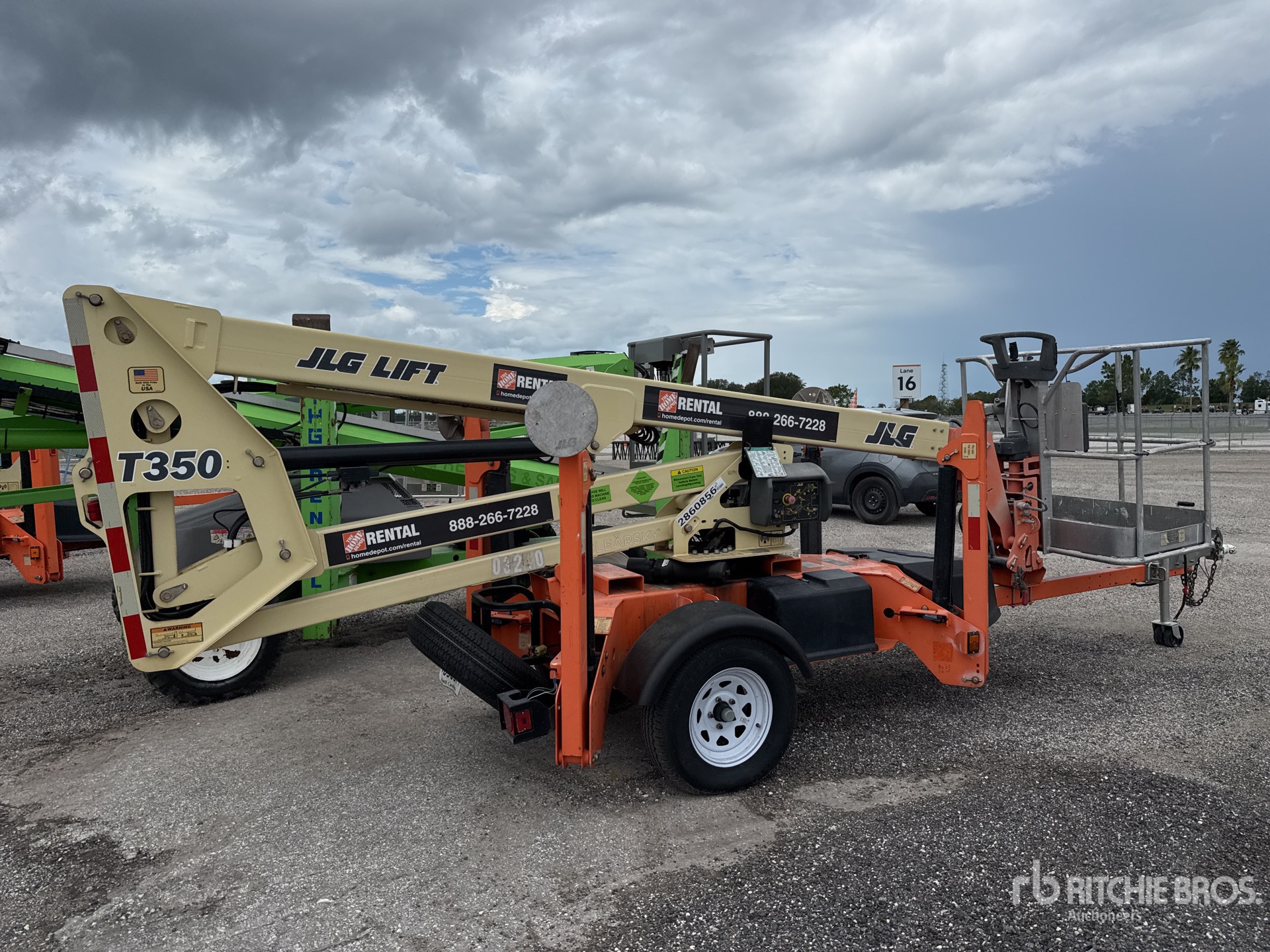 JLG T-350