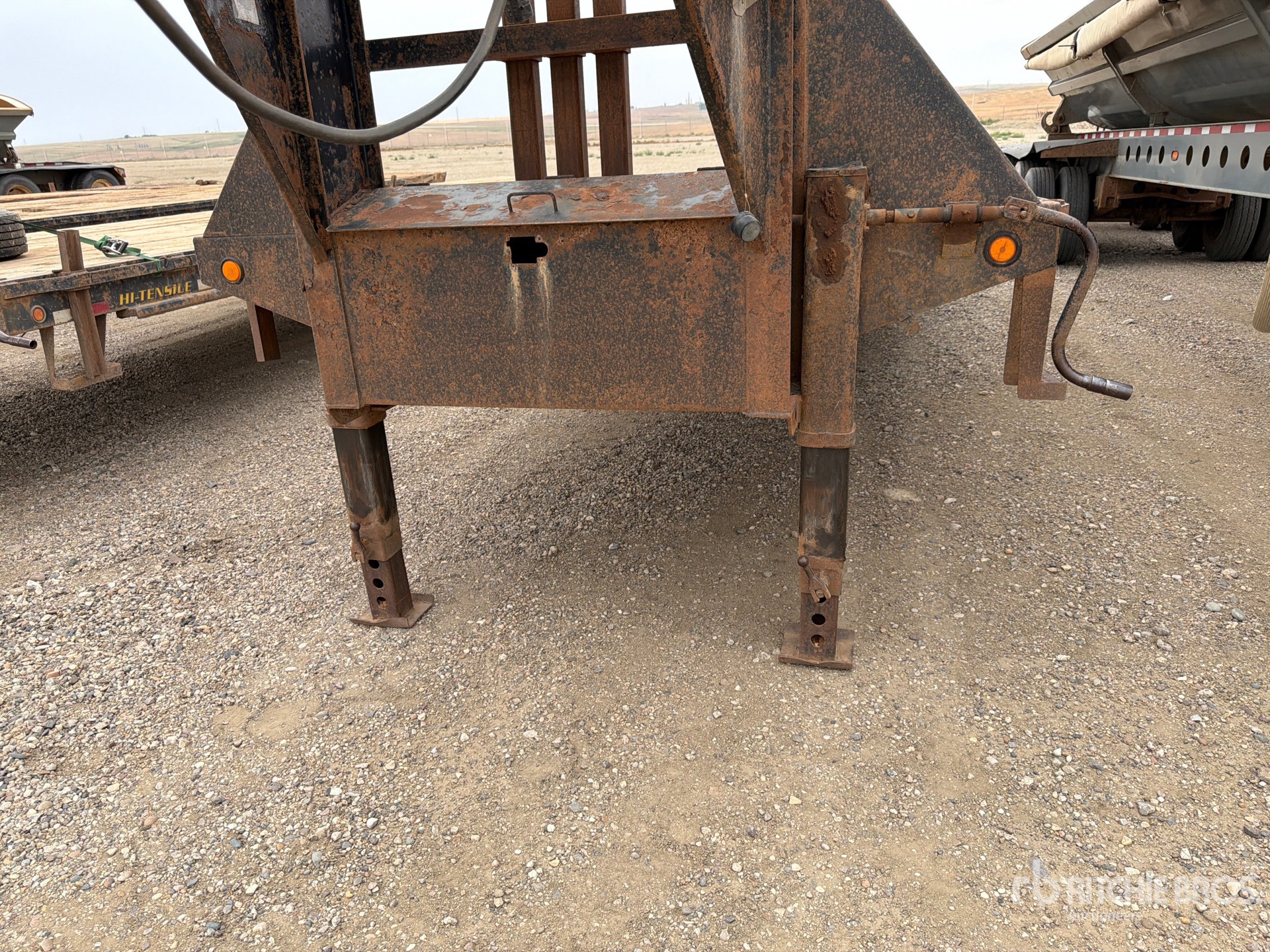 2014 Load Max 40 ft Tri/A Gooseneck
