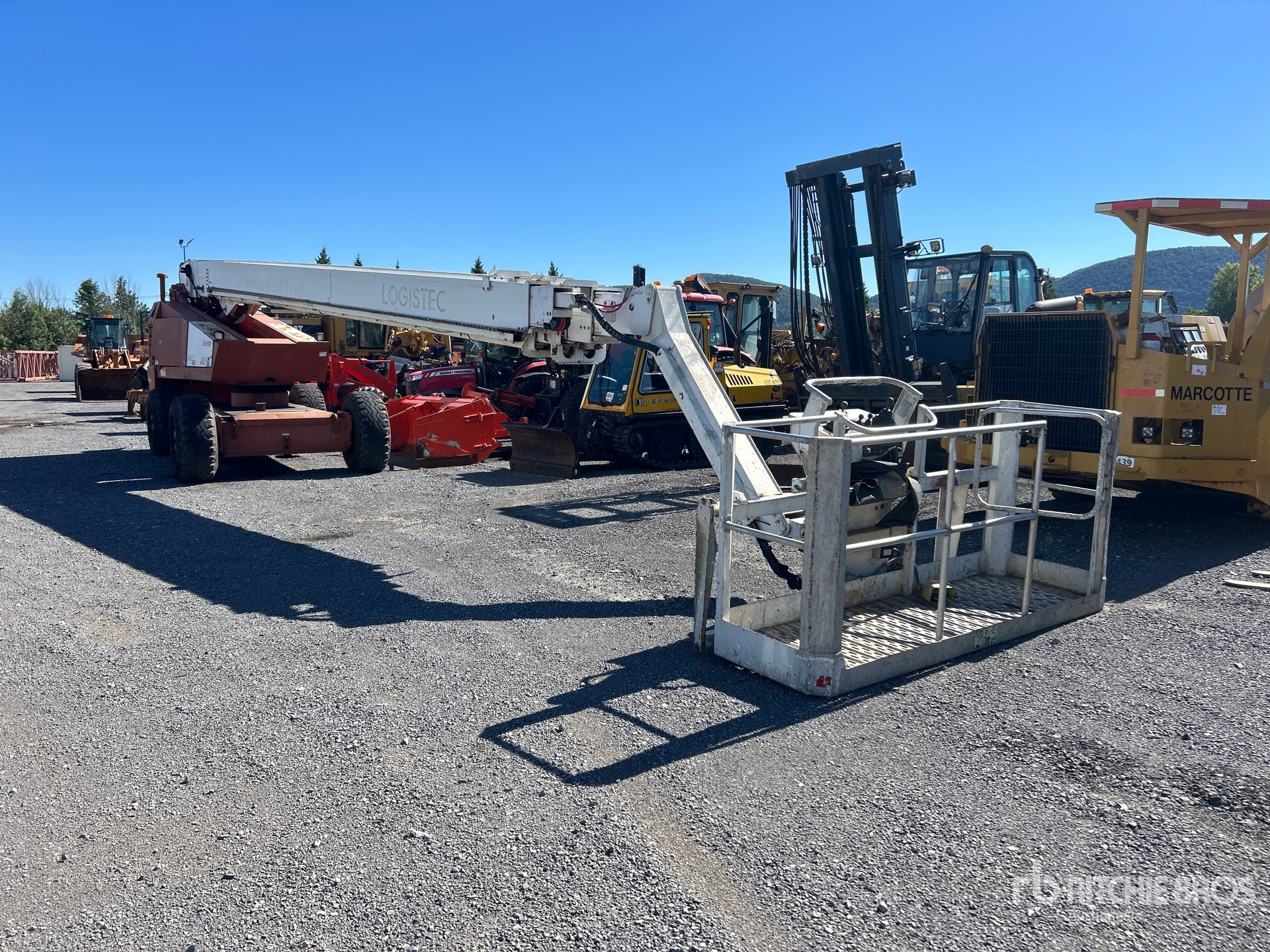 1997 Snorkel TB126JCU