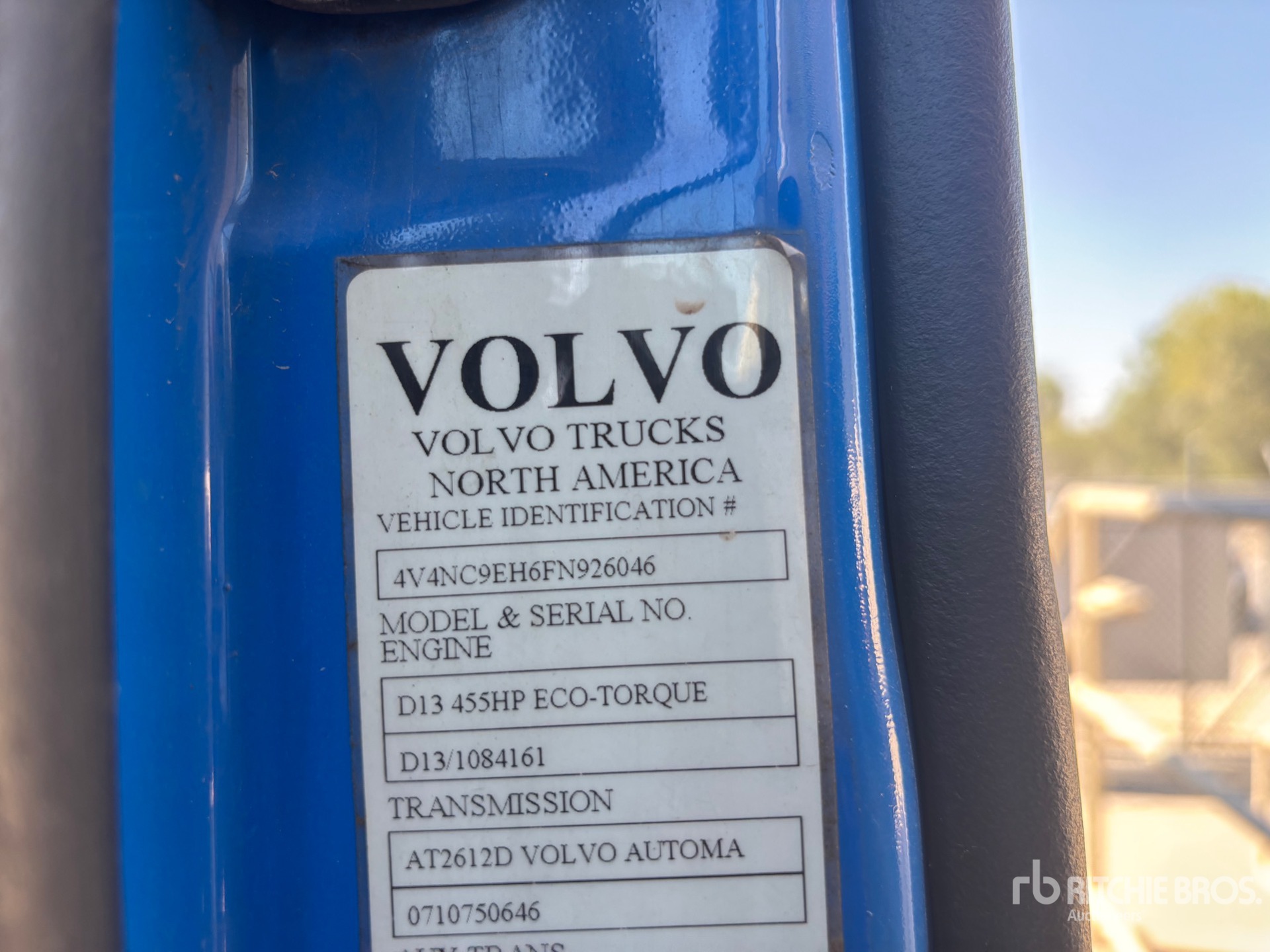 2015 Volvo VNL670