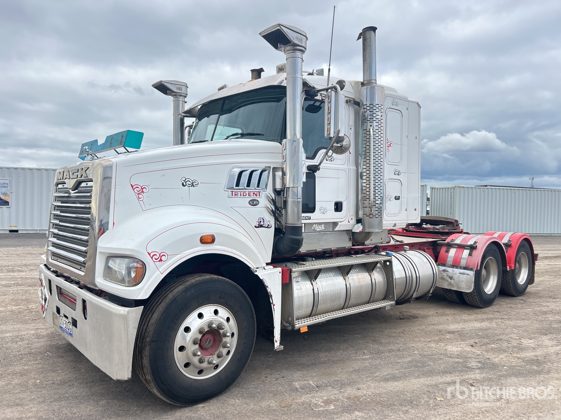 General Appearance with Bild, Ecke vorne rechts