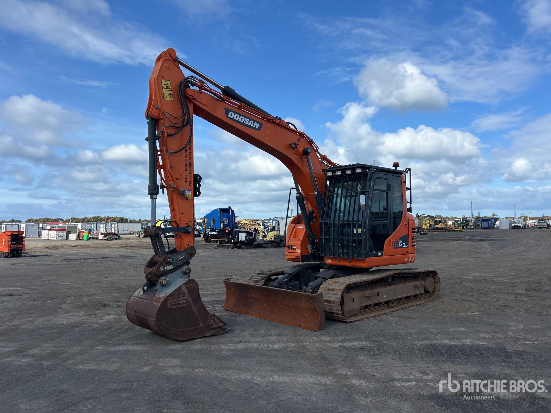 2019 Doosan DX140LCR
