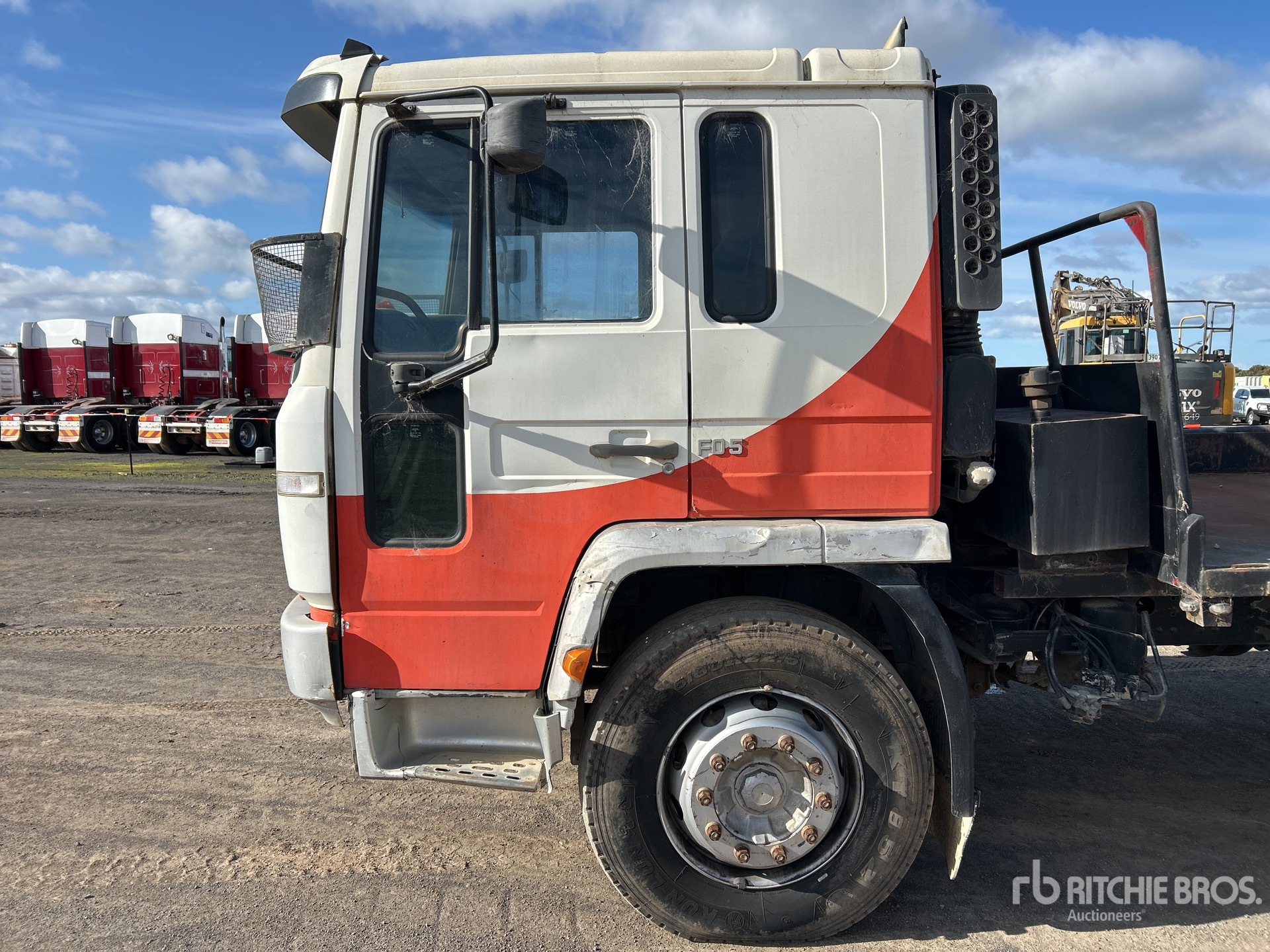 2003 Volvo FL6