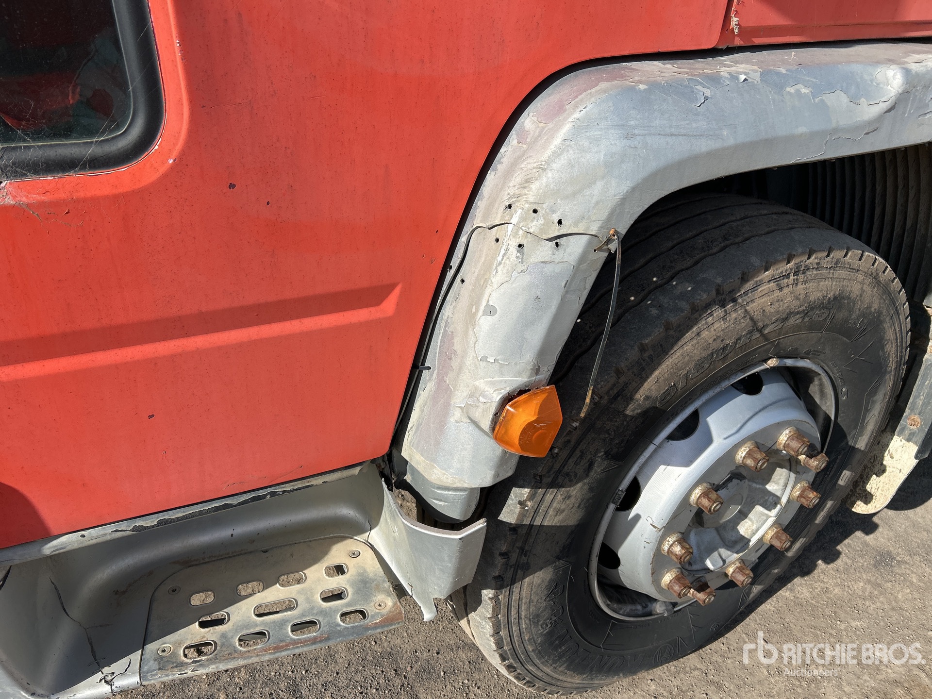 2003 Volvo FL6