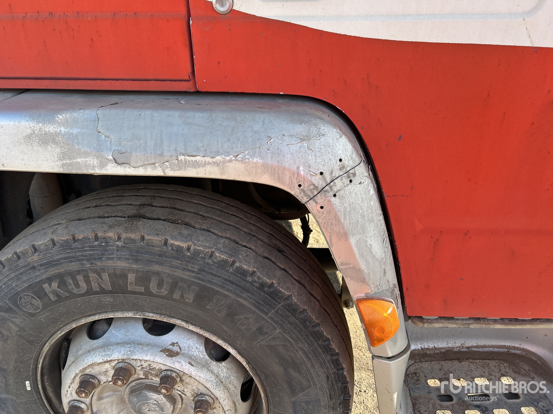 2003 Volvo FL6