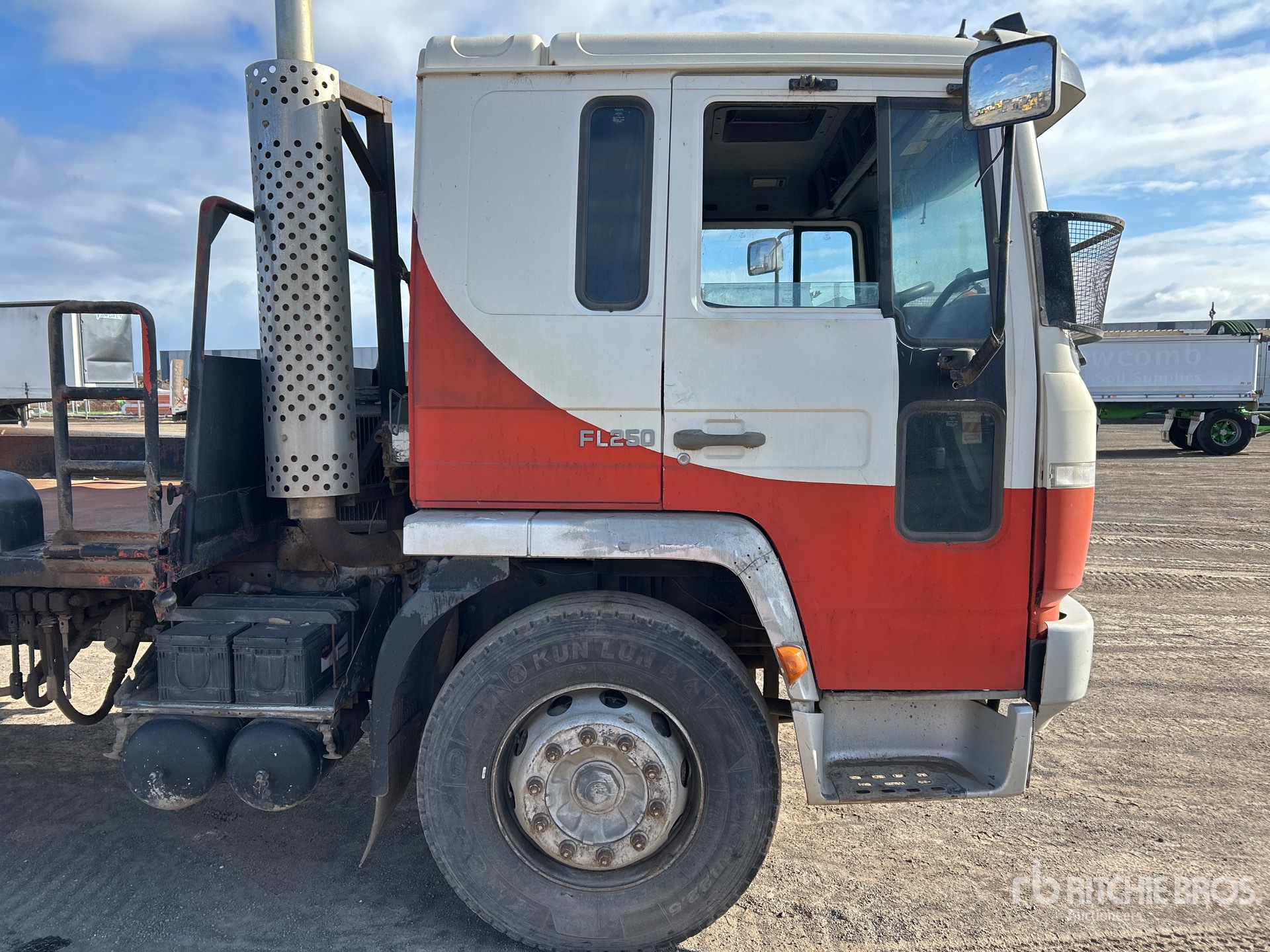 2003 Volvo FL6