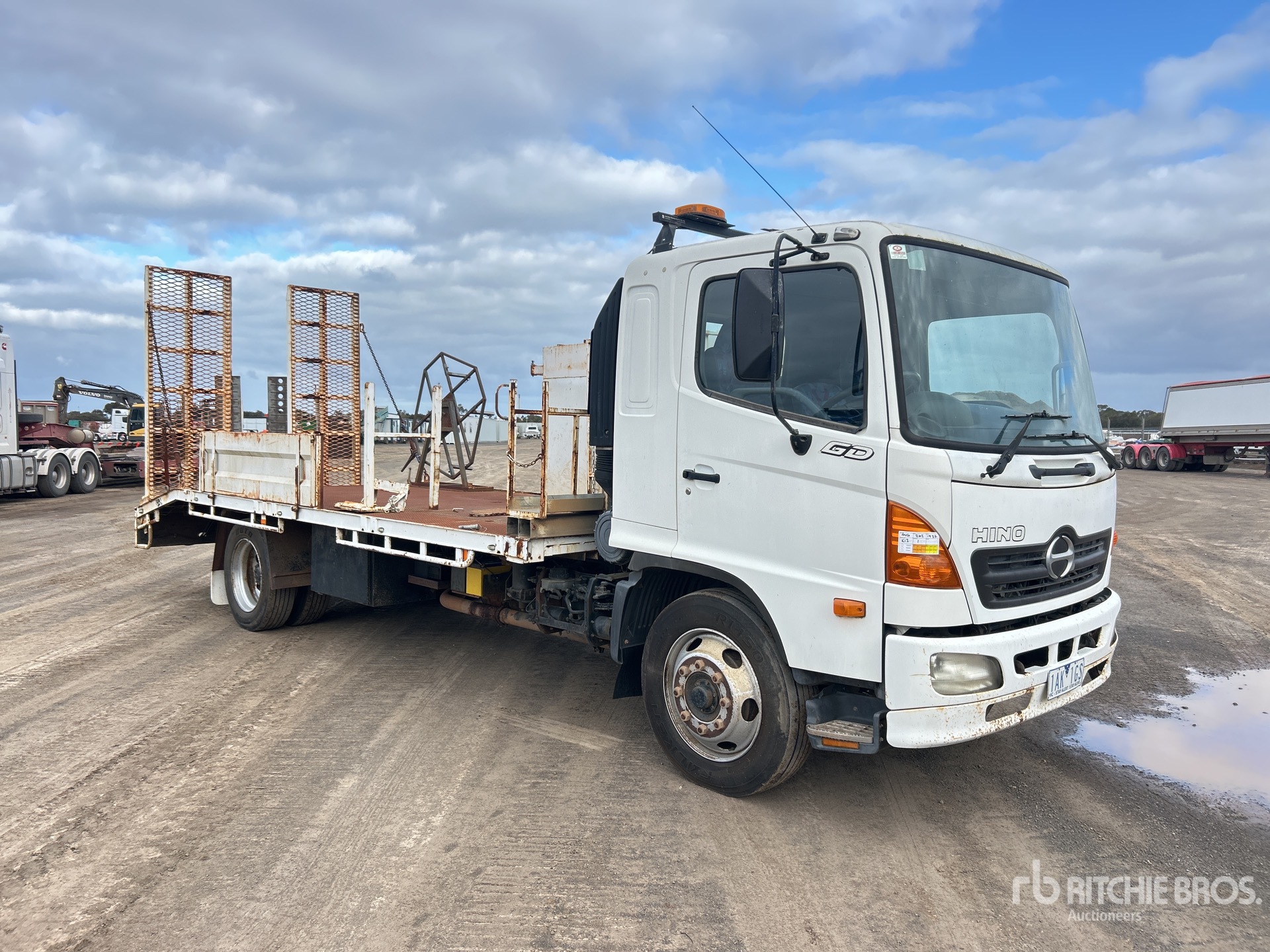 2004 Hino GD1J
