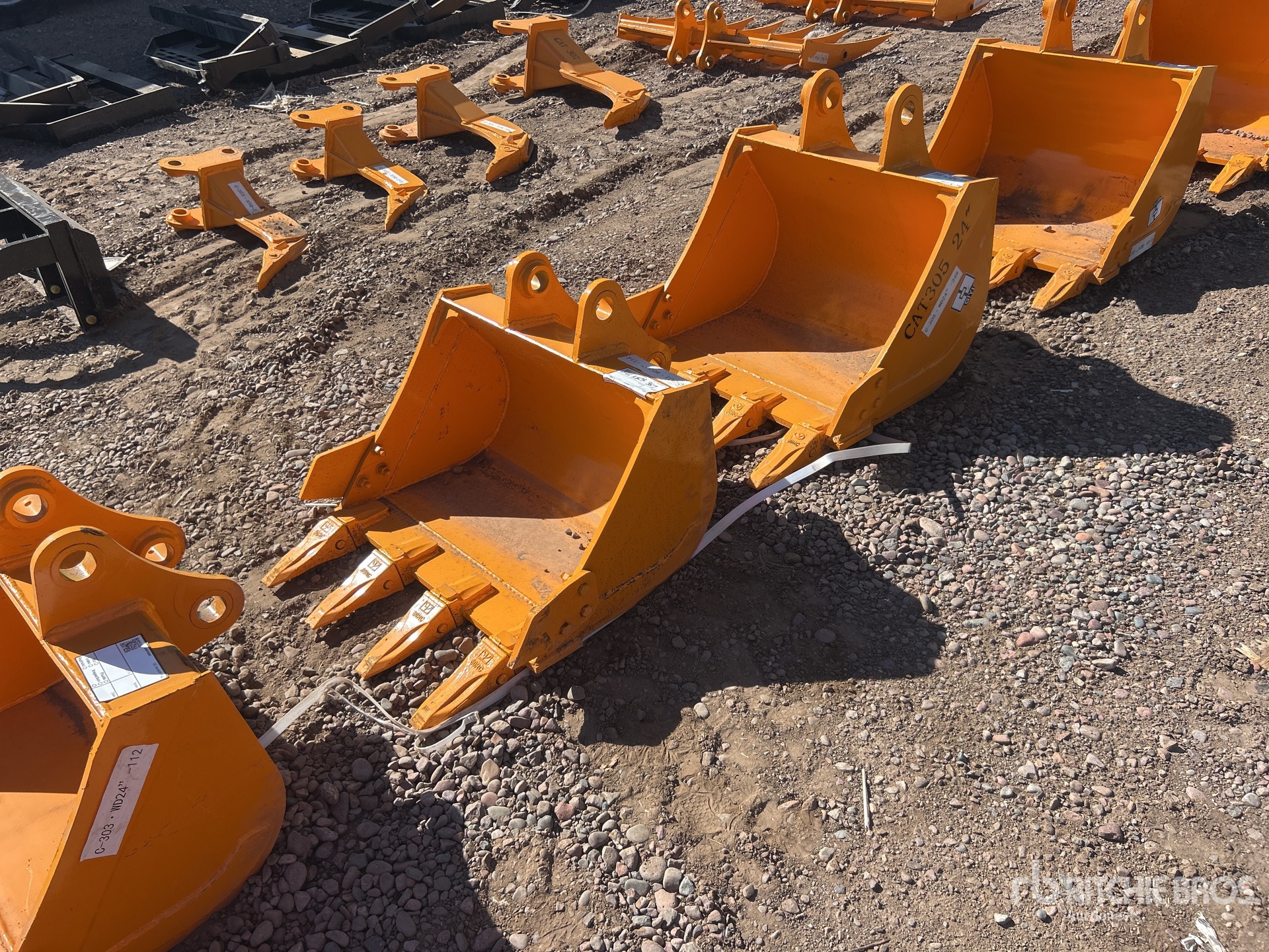 2026 GIYI 24 in - Fits Cat 303 (Unused)