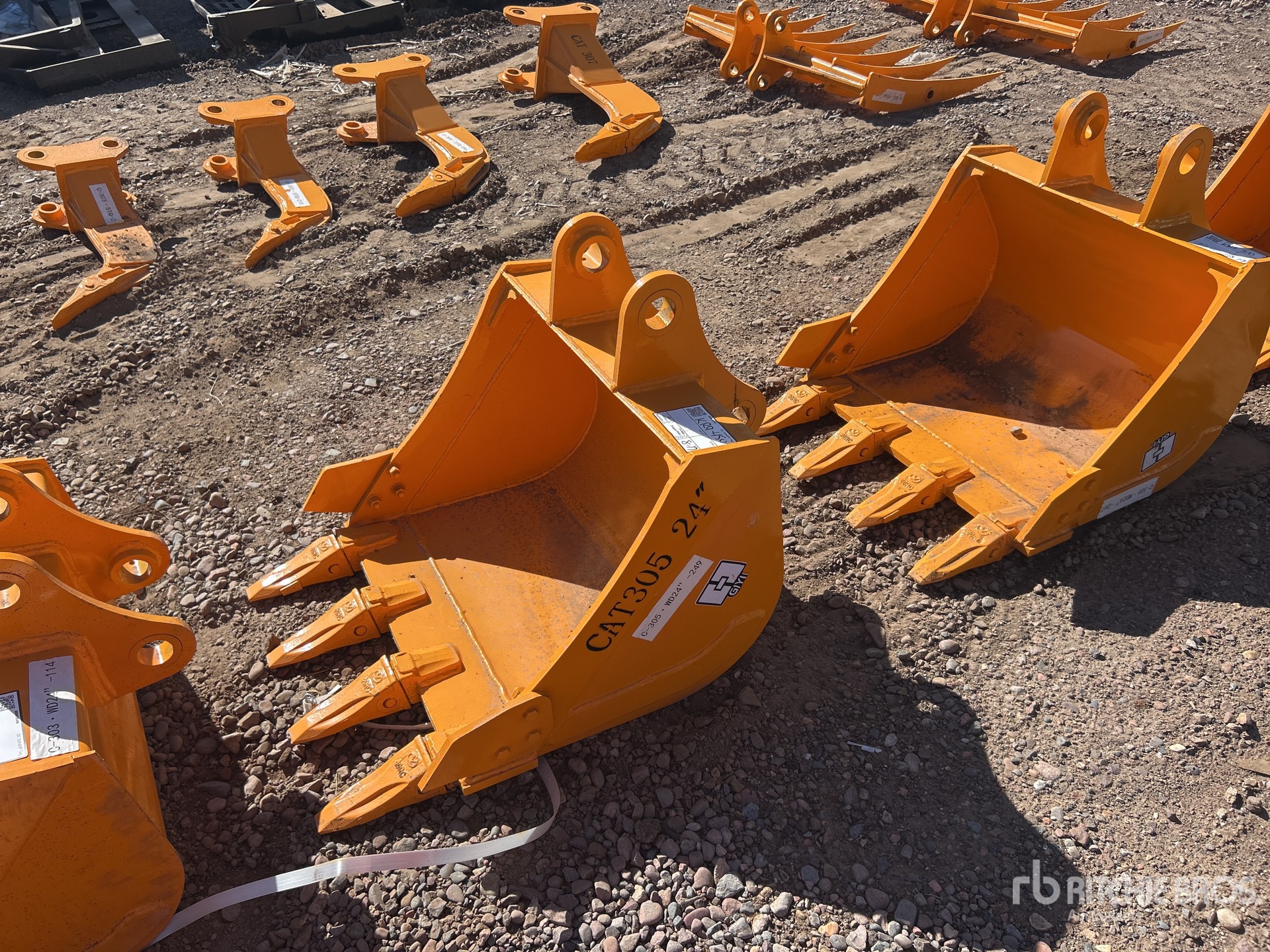 2026 GIYI 24 in - Fits Cat 305 (Unused)