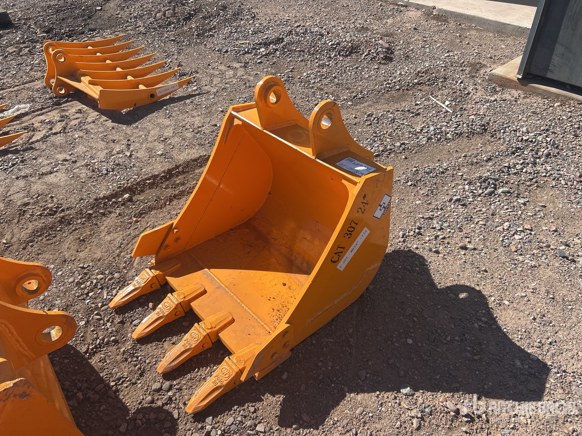 2026 GIYI 24 in - Fits Cat 307 (Unused)