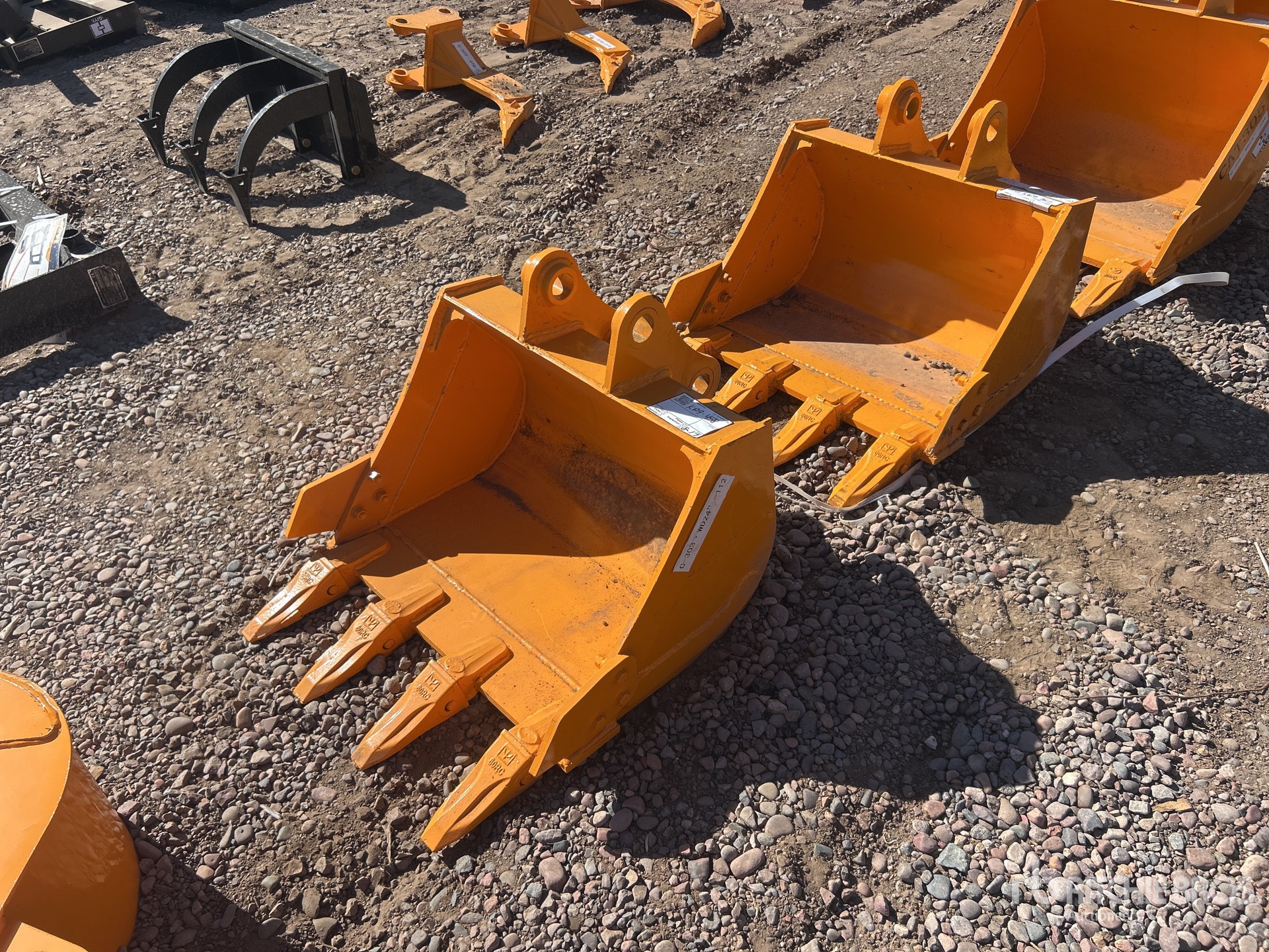 2026 GIYI 24 in - Fits Cat 303 (Unused)