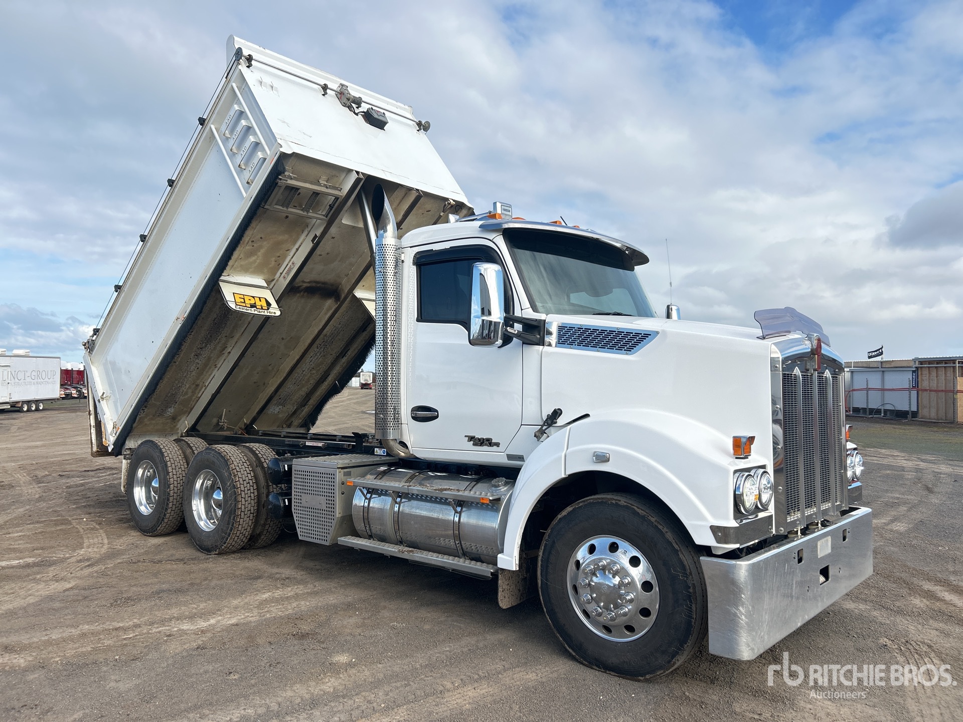 2021 Kenworth T410SAR