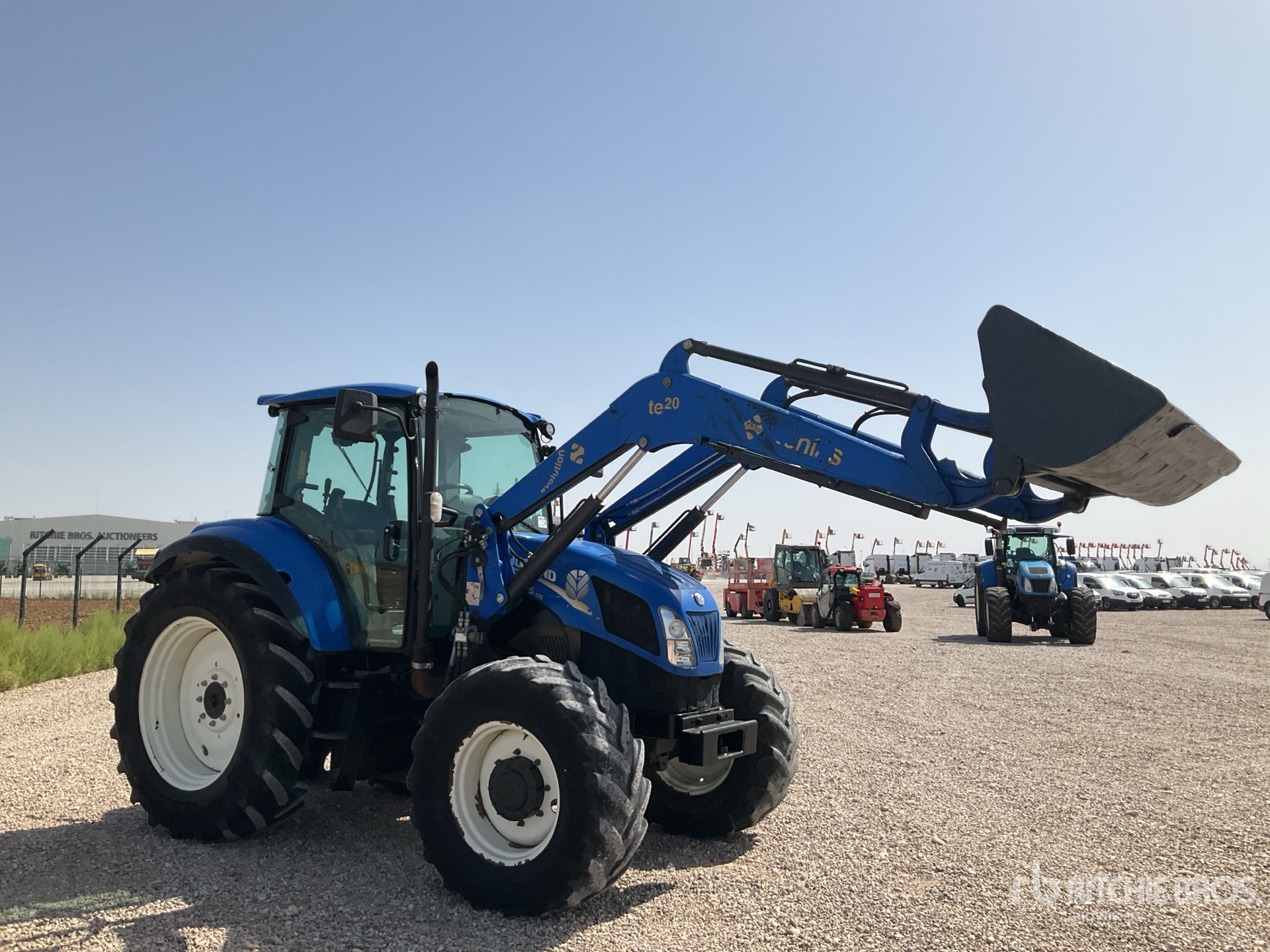 2017 New Holland T5.105 EC