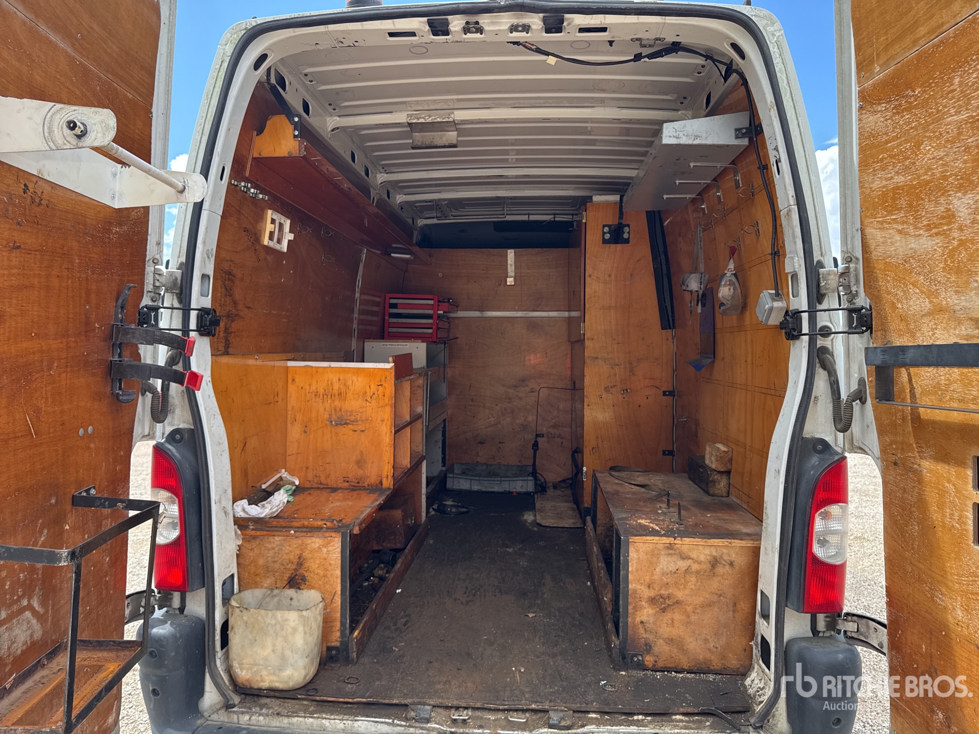2005 Renault MASTER DCI120