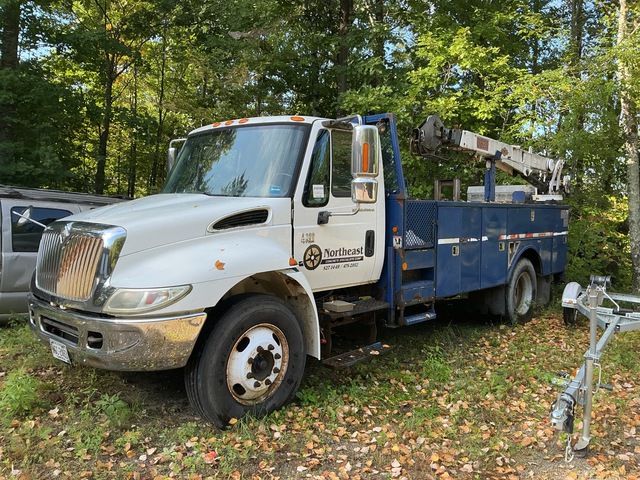 2006 International 4200 4x2 Service Truck