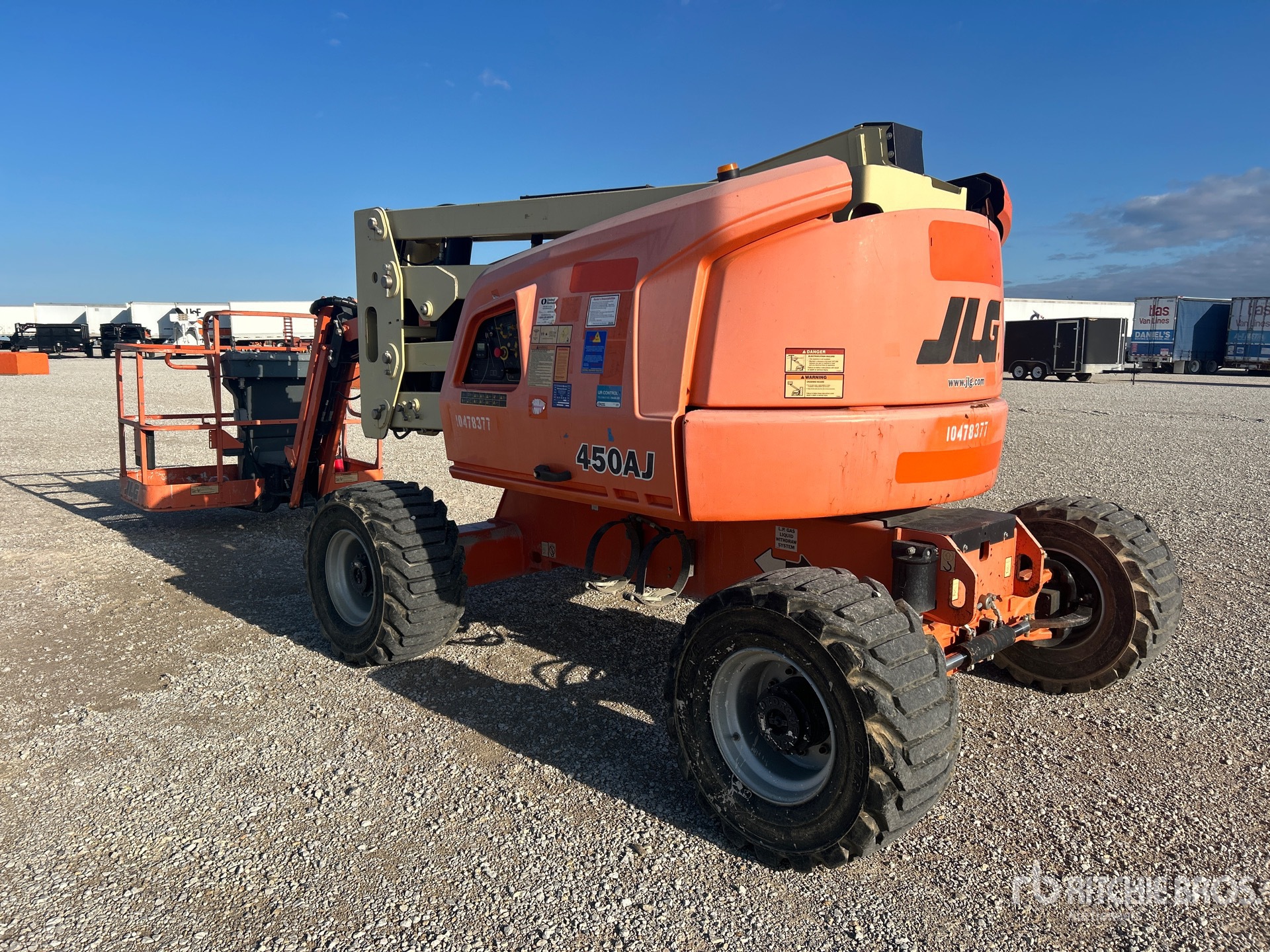 2016 JLG 450AJ