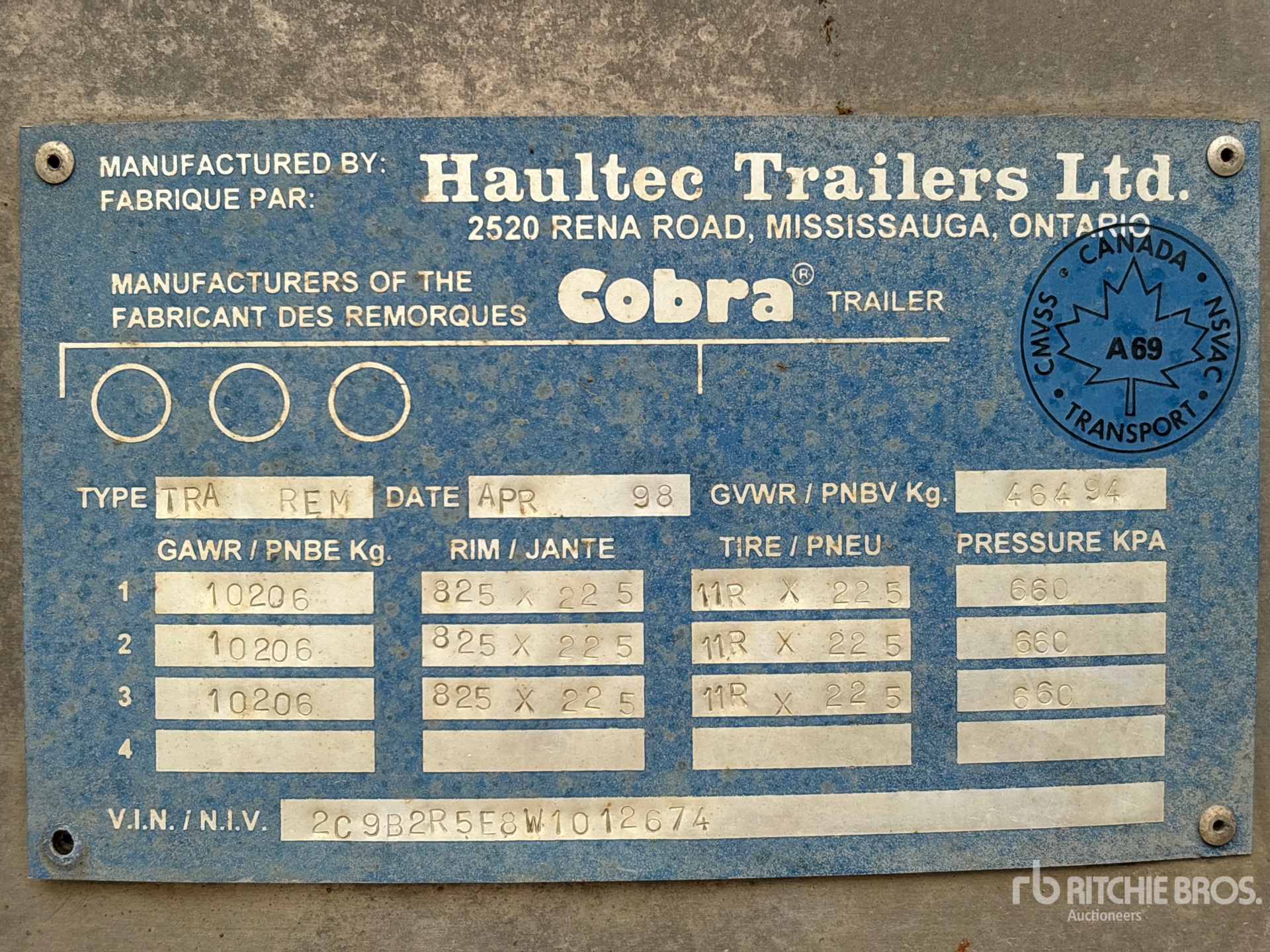 1998 Cobra 33 ft Tri/A