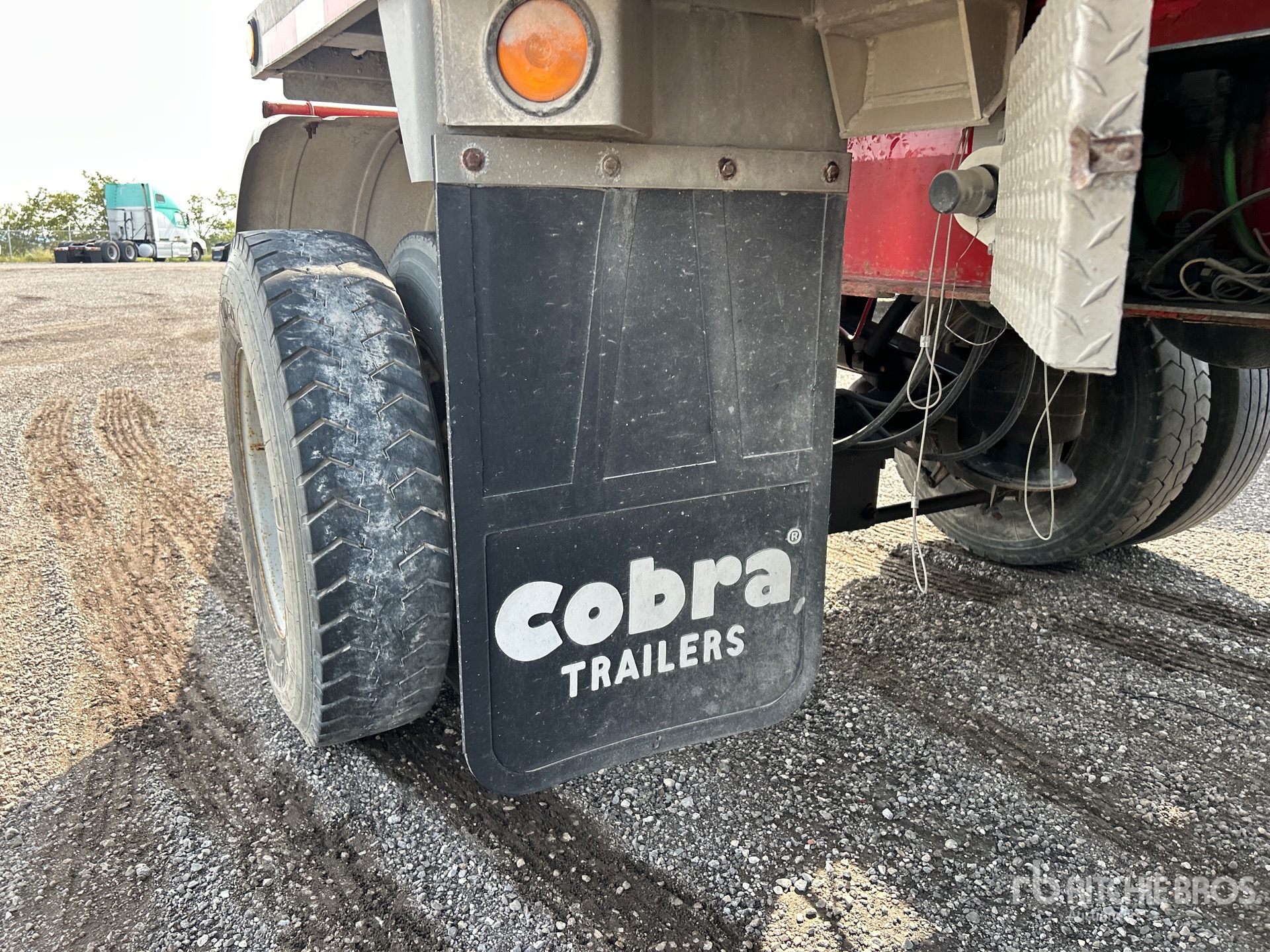 2005 Cobra 17 ft Tri/A
