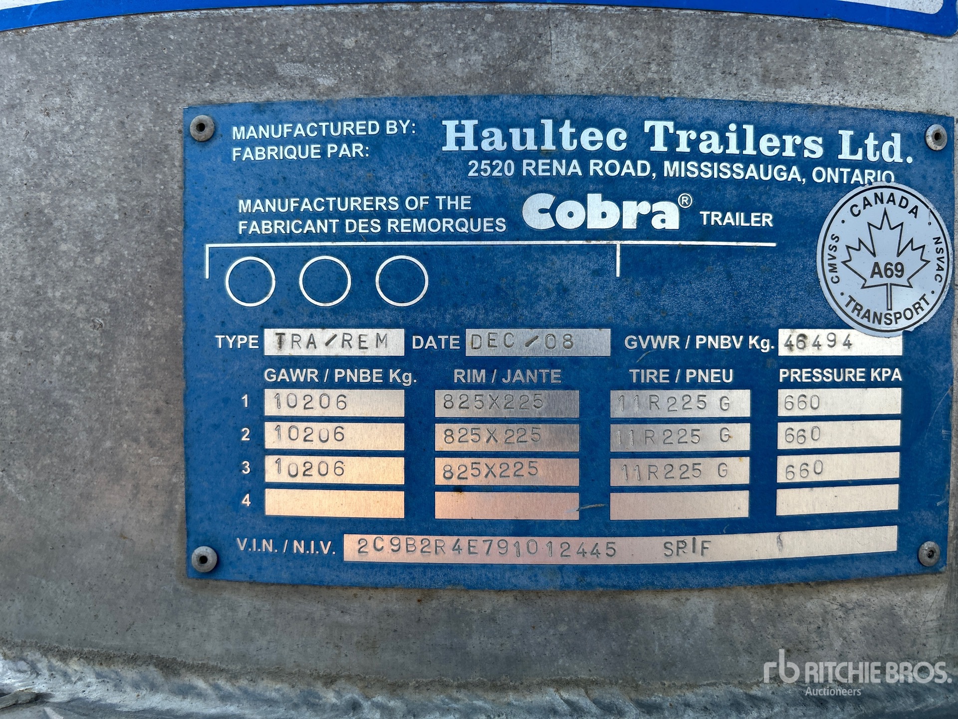 2009 Cobra 33 ft Tri/A