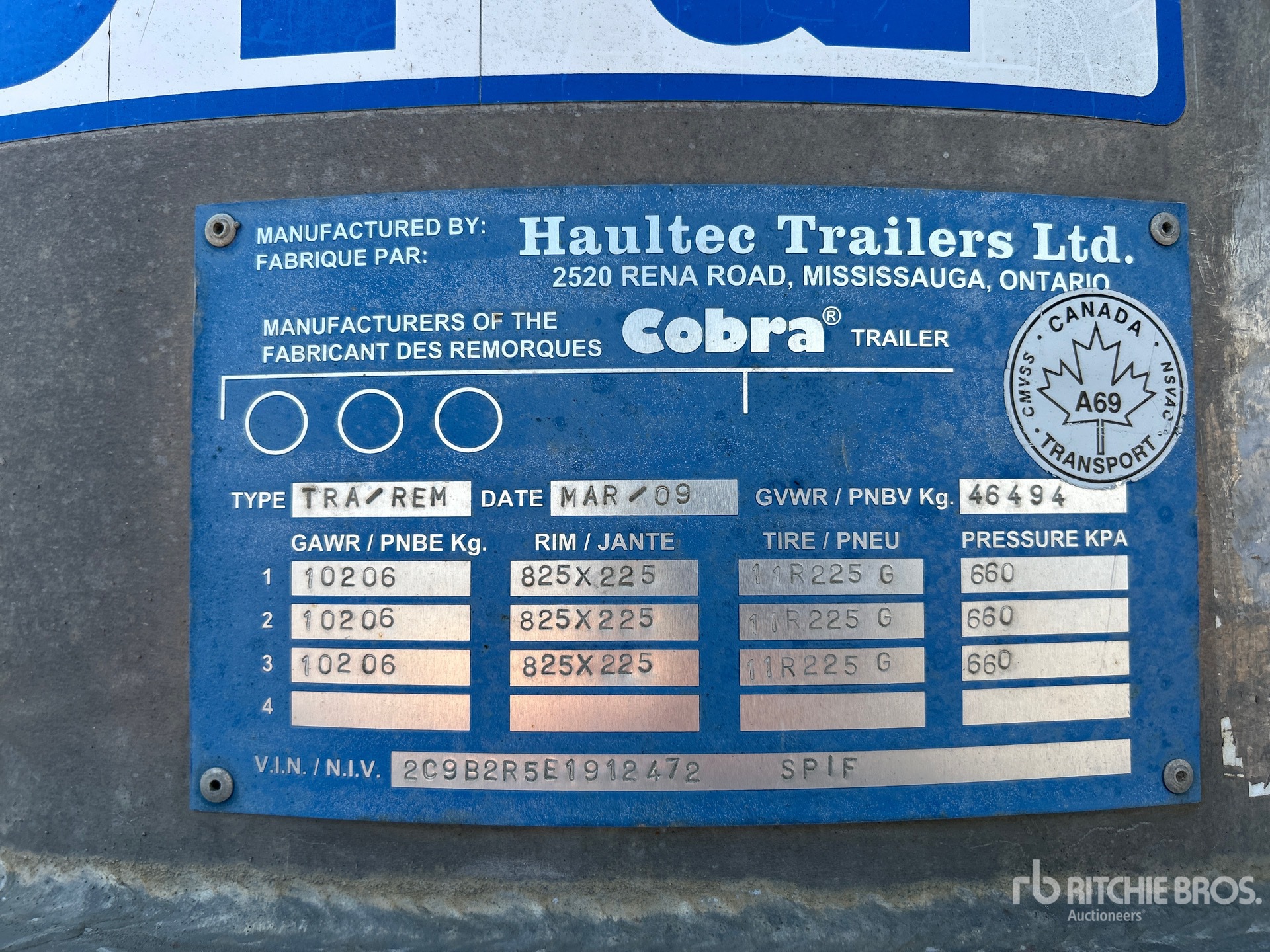 2009 Cobra 33 ft Tri/A