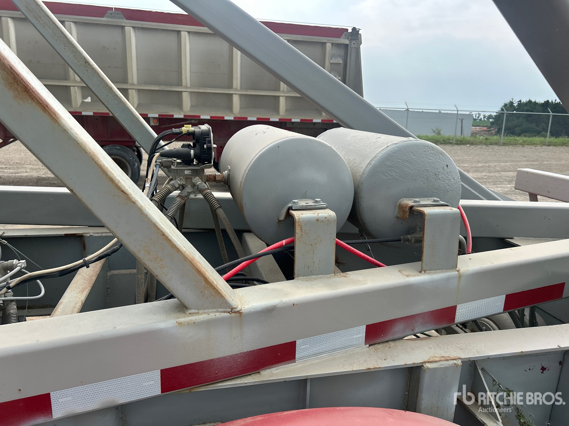2001 Raglan 48 ft Quad/A
