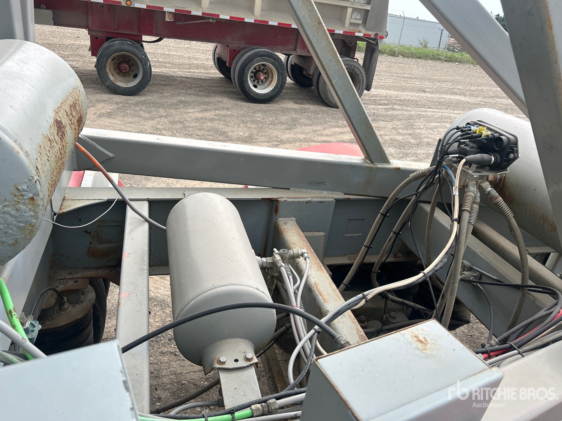 2001 Raglan 48 ft Quad/A