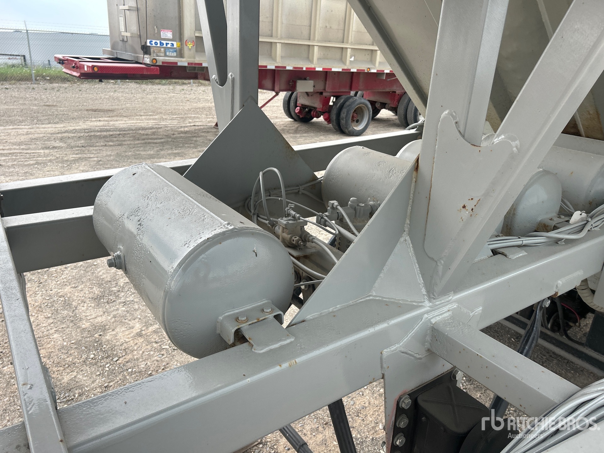 2001 Raglan 48 ft Quad/A