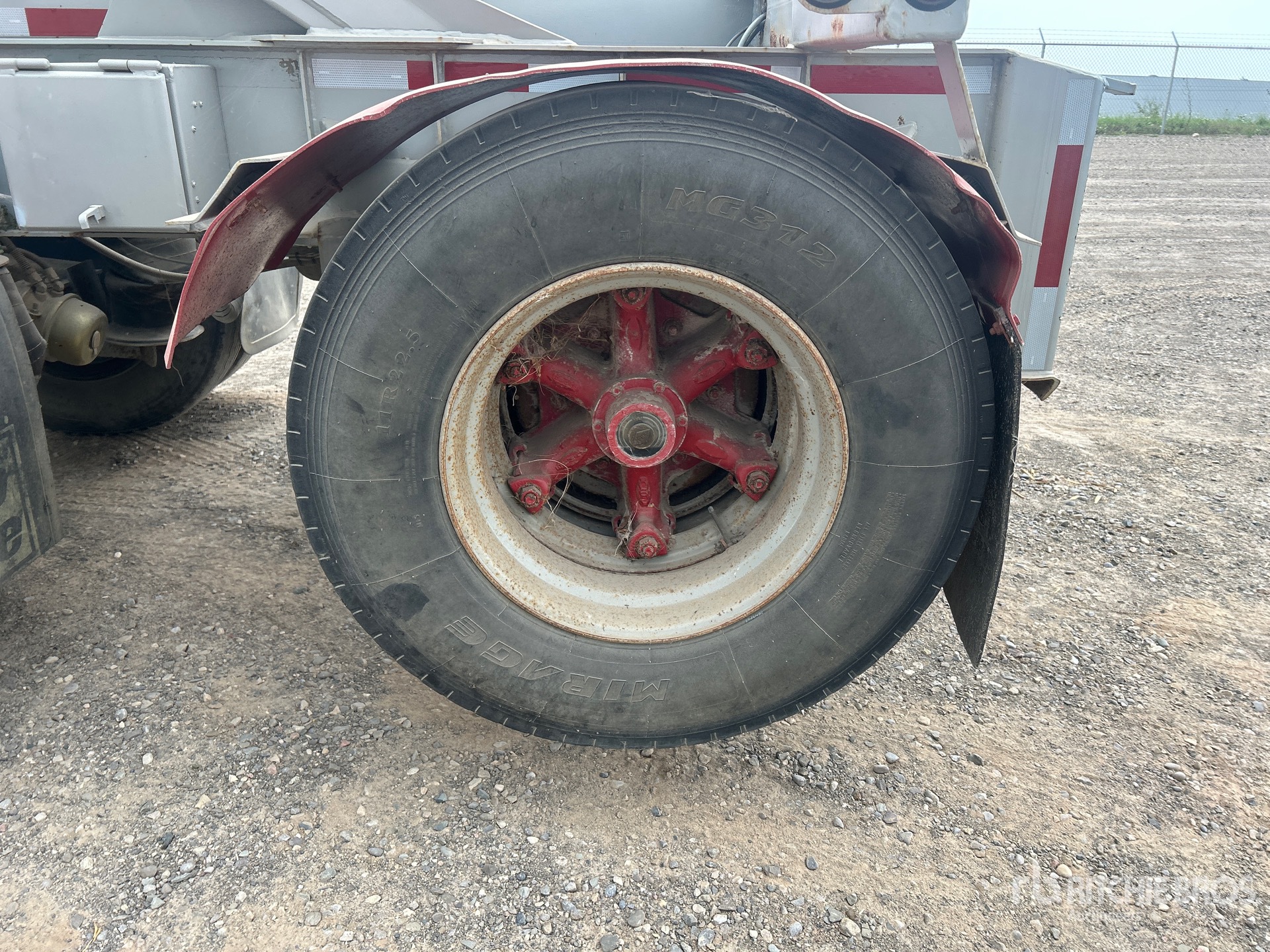 2001 Raglan 48 ft Quad/A
