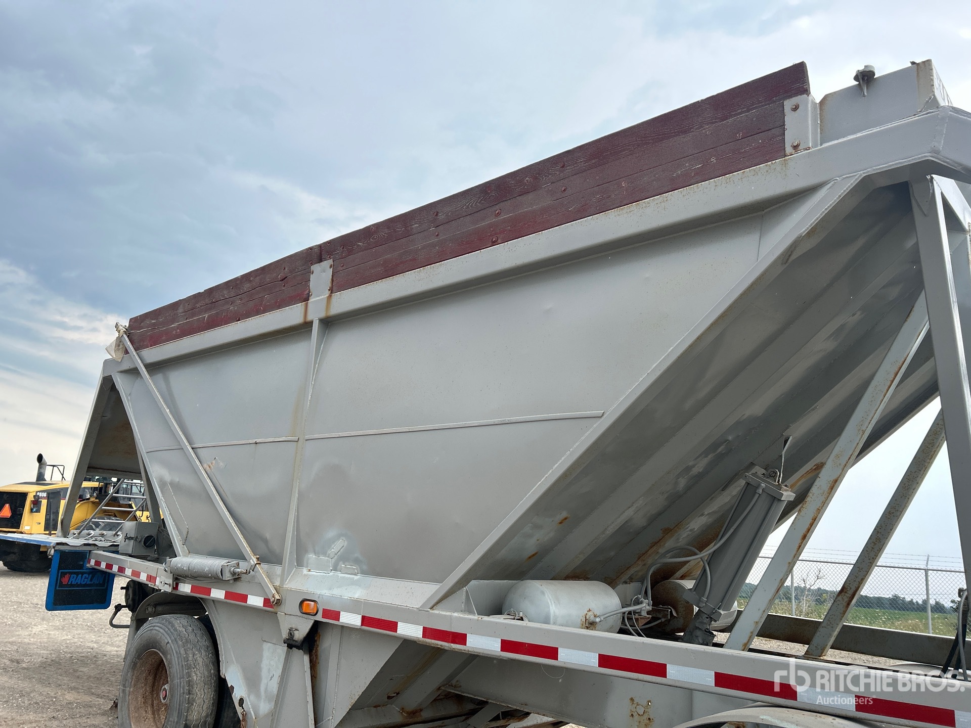 1996 Raglan 47 ft Quad/A