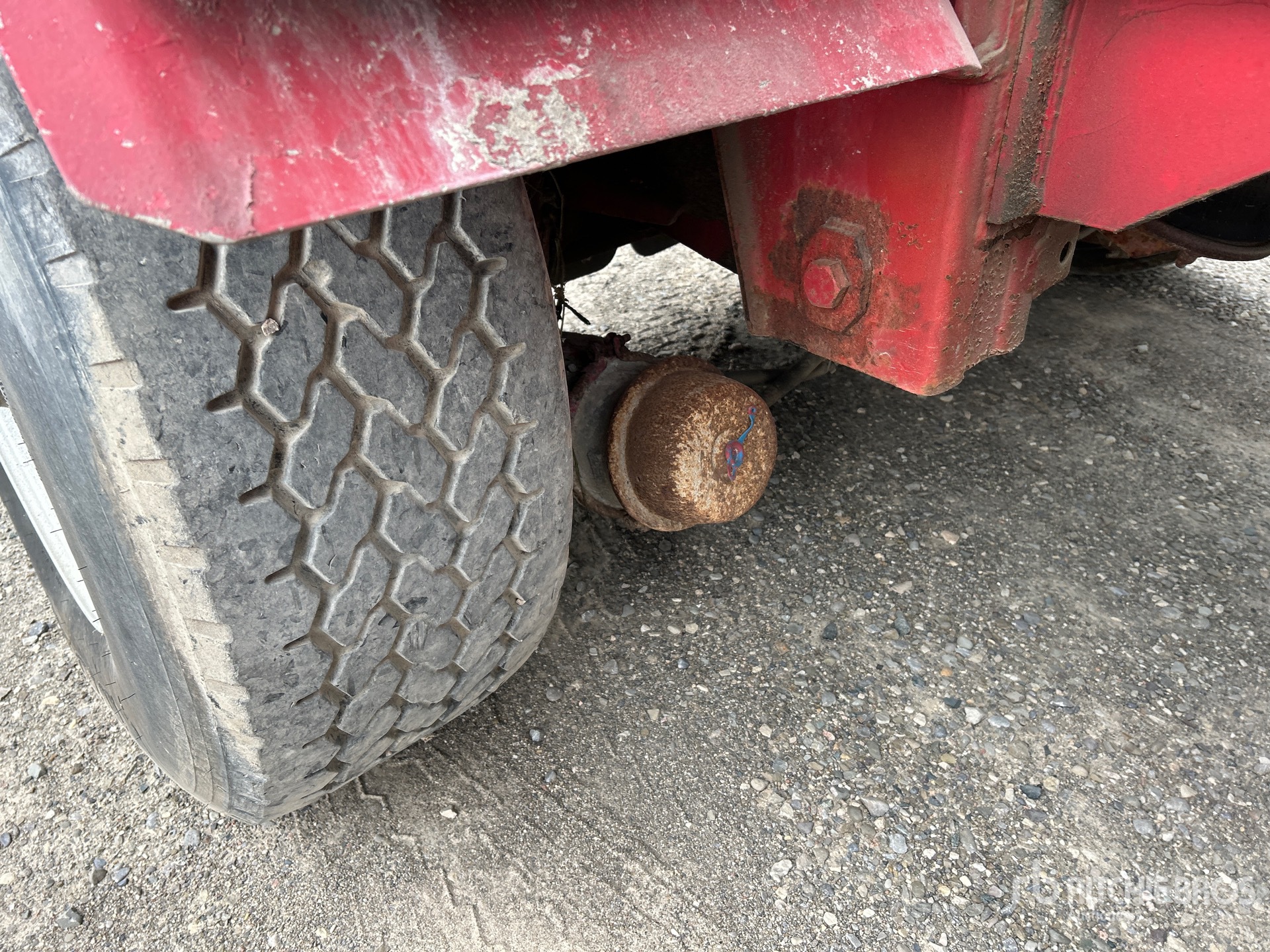 2000 Raglan 44 ft 5/Axle