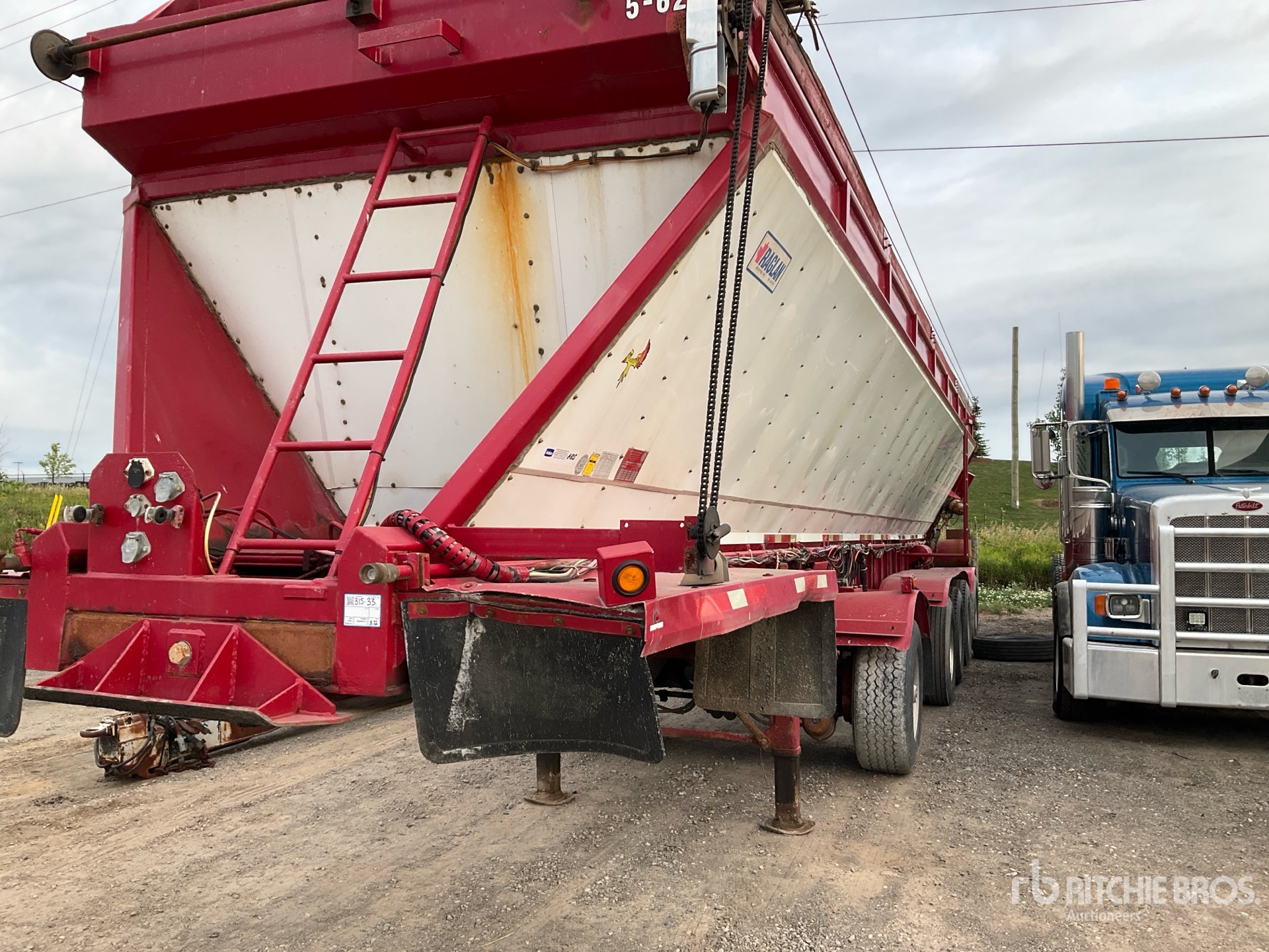 2000 Raglan 44 ft 5/Axle