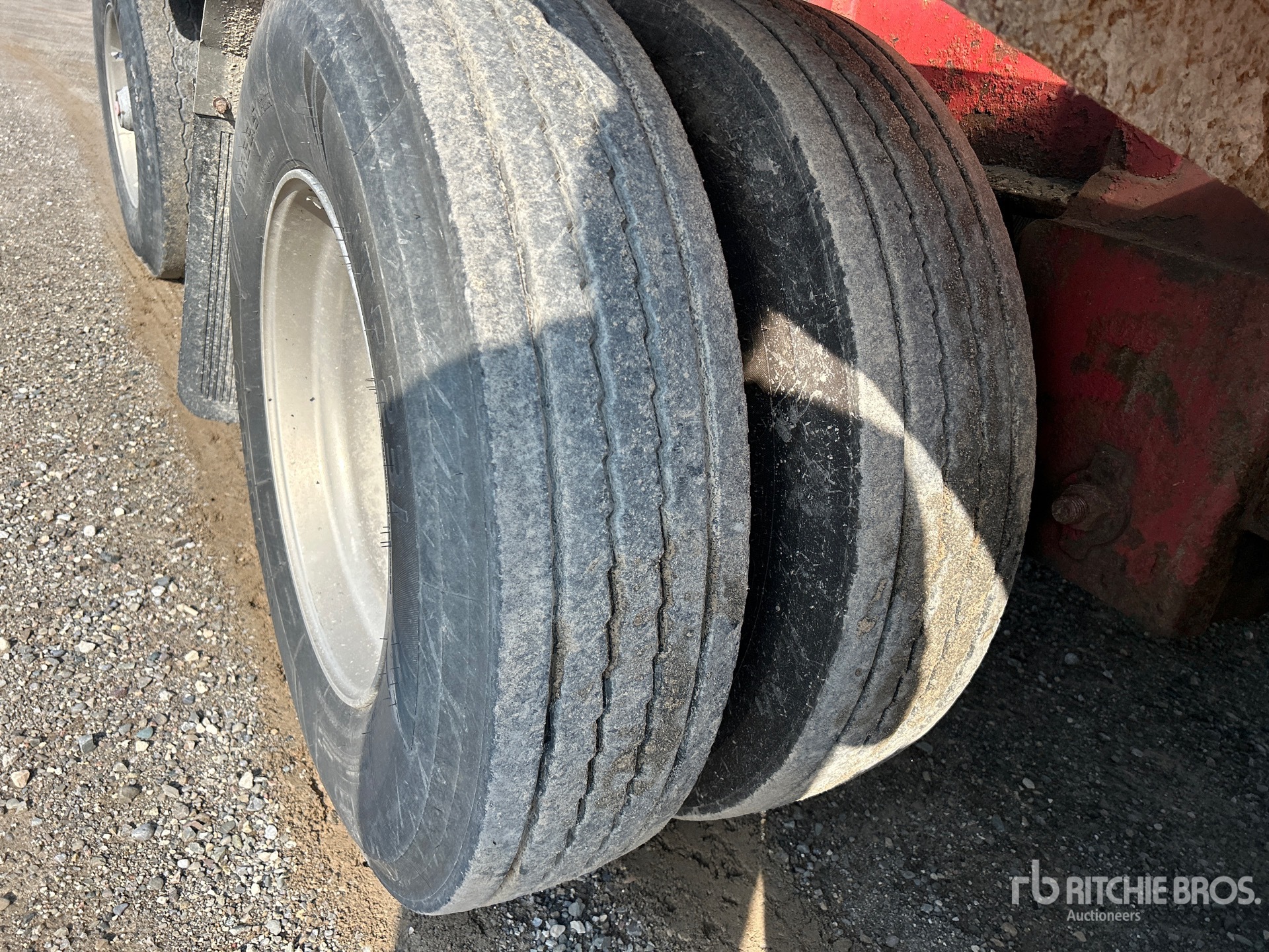2000 Raglan 48 FT 5/AXLE