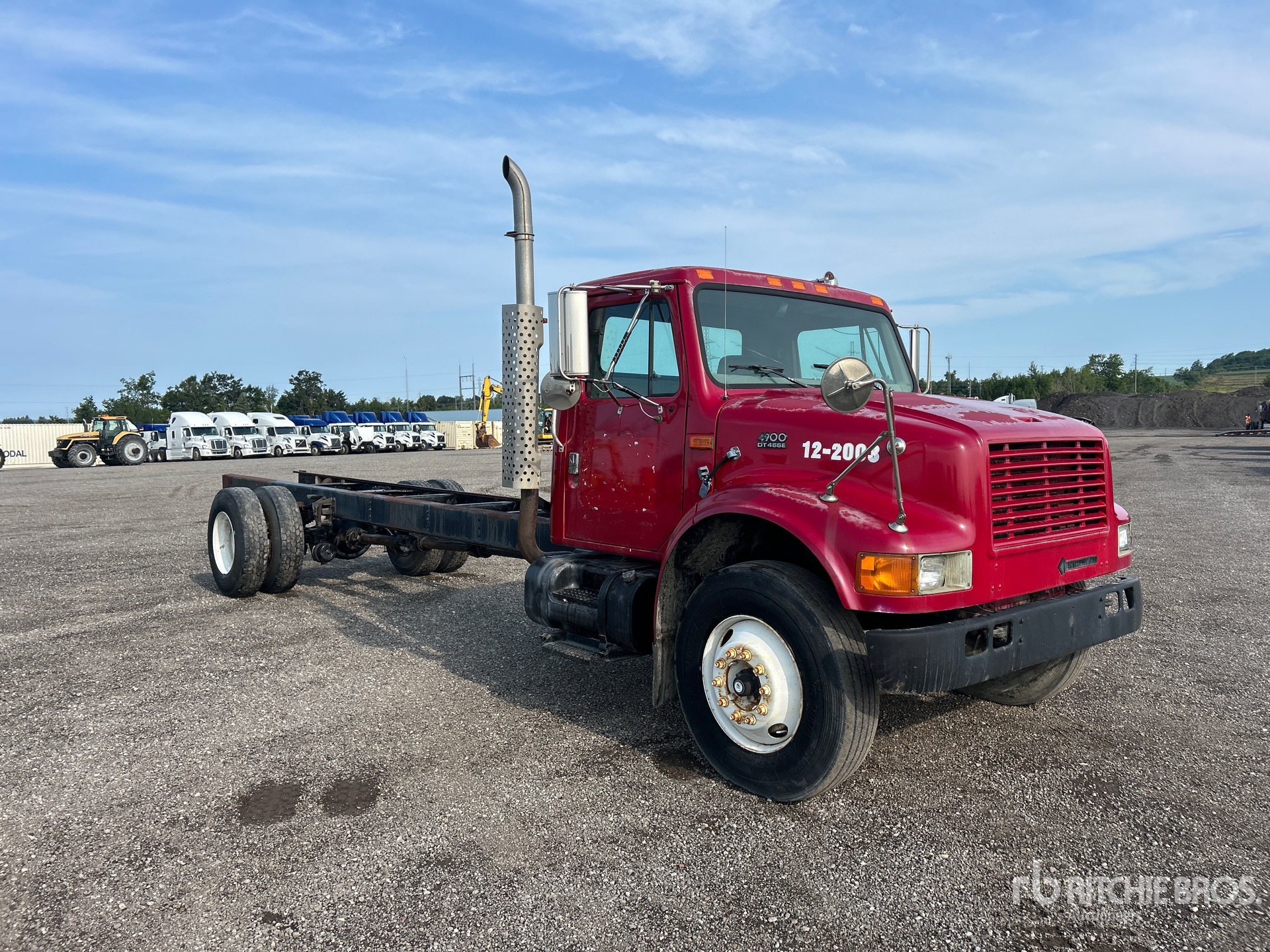 2000 International 4900