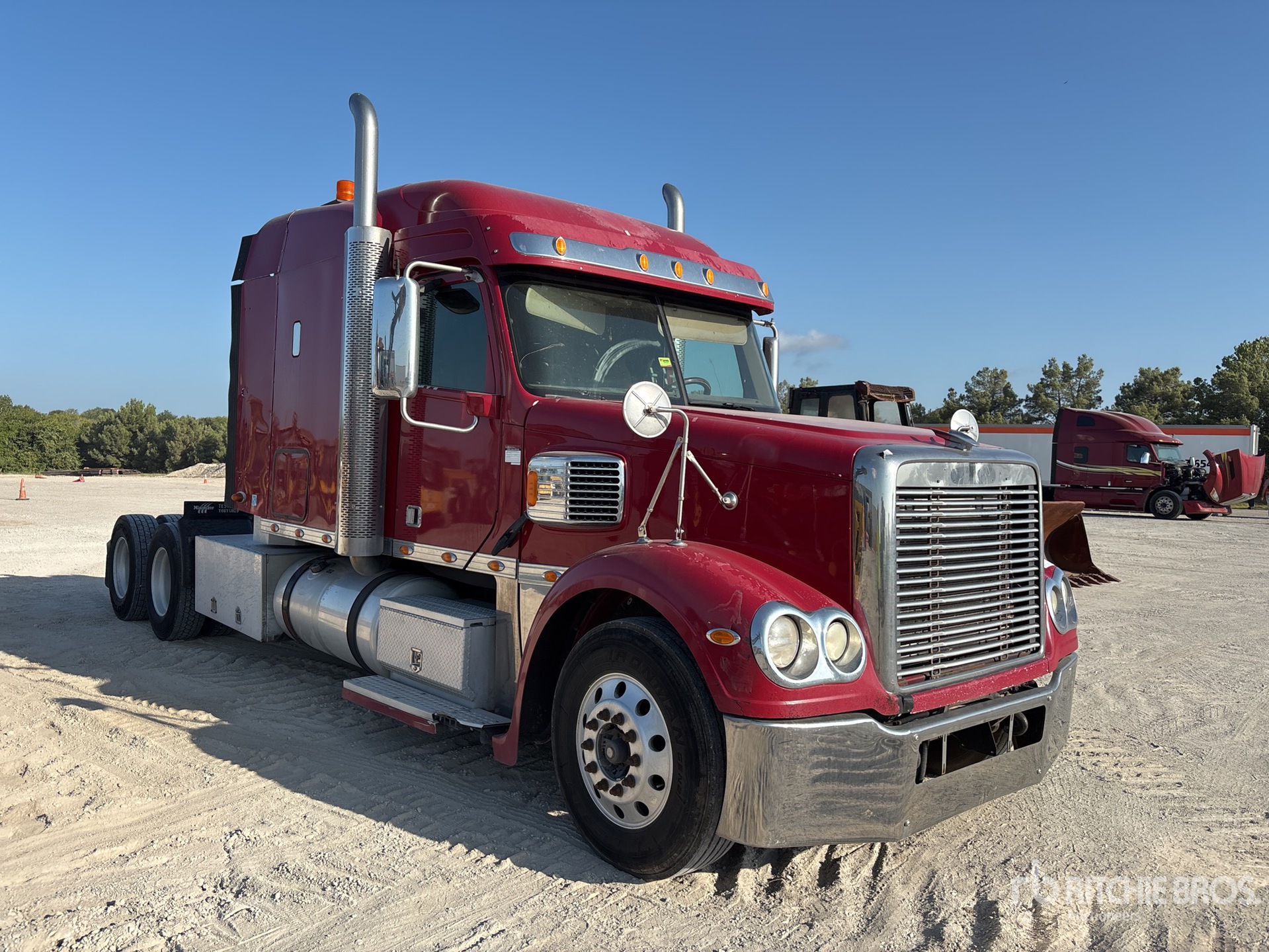 2013 Freightliner Coronado 132