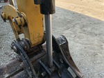 Hydraulics with Thumb Cylinder