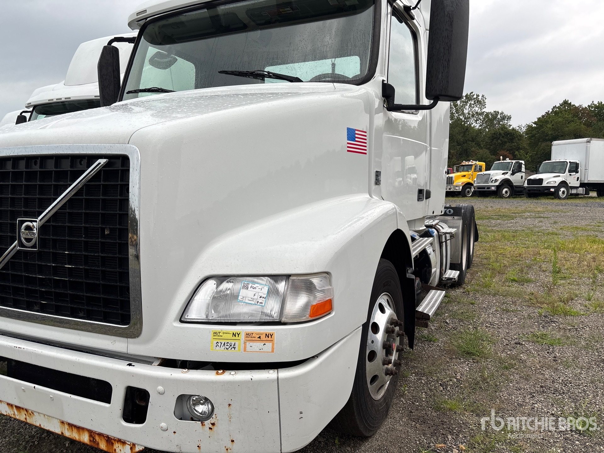 2016 Volvo VNM
