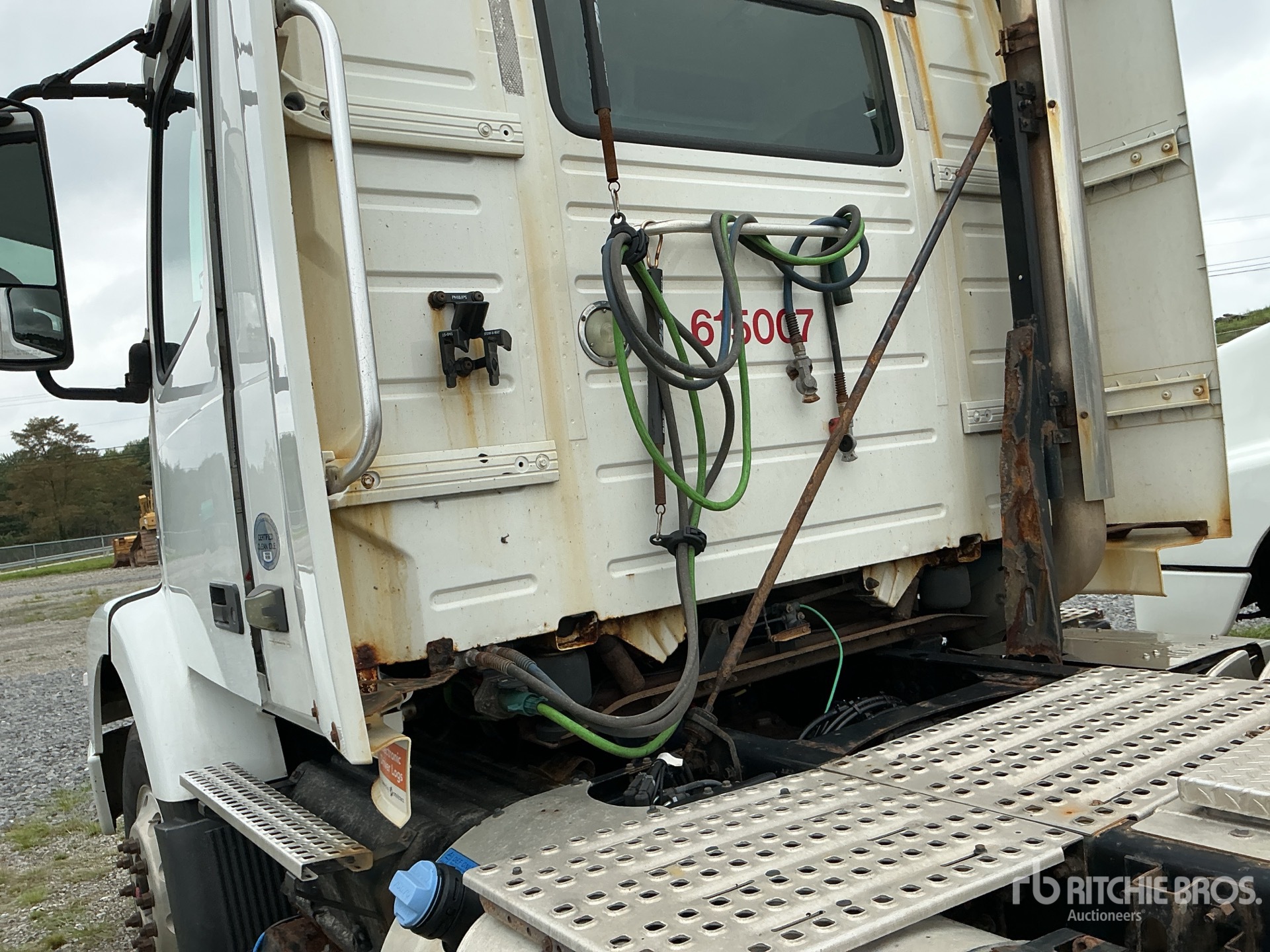 2016 Volvo VNM