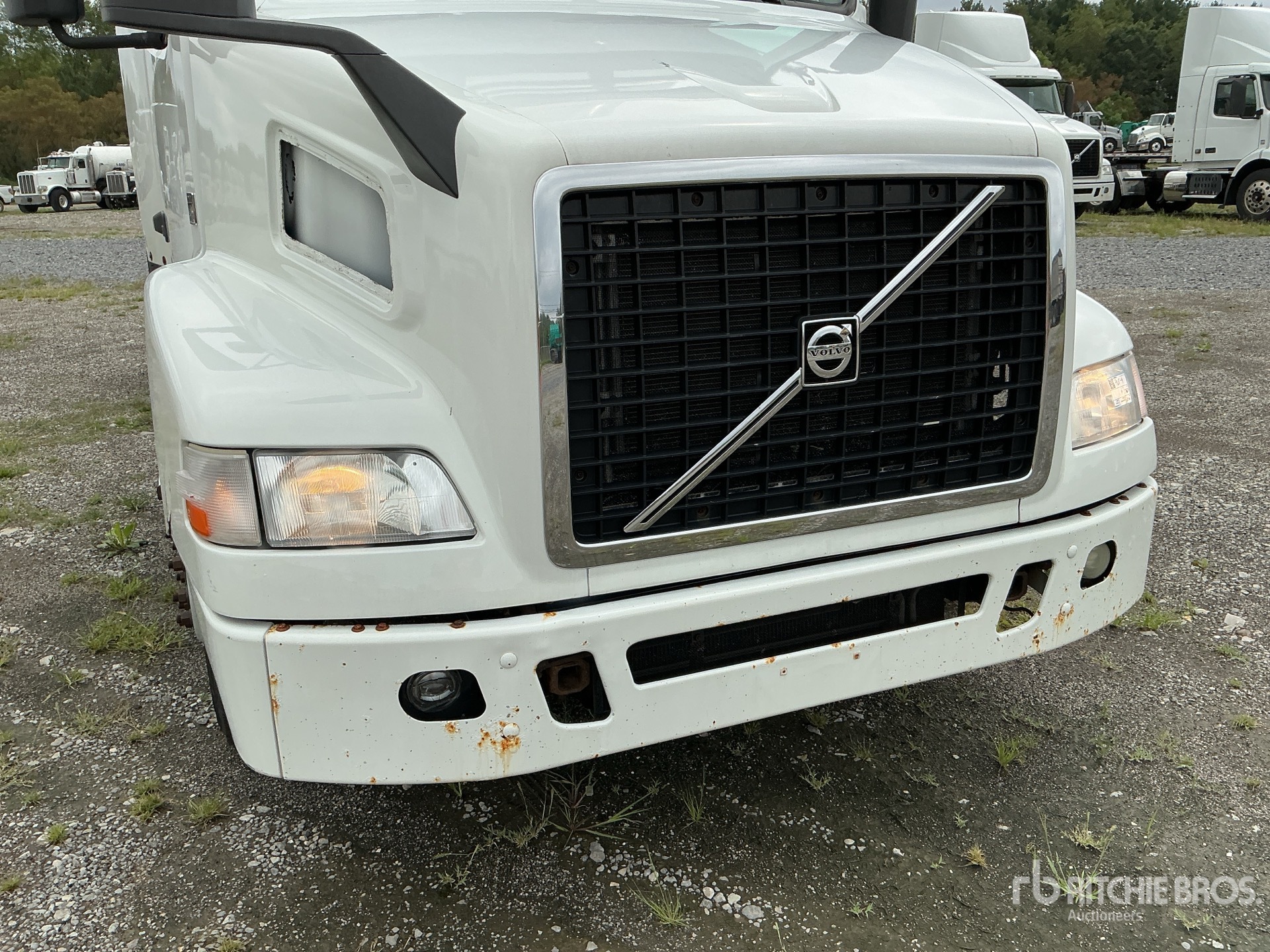 2016 Volvo VNM