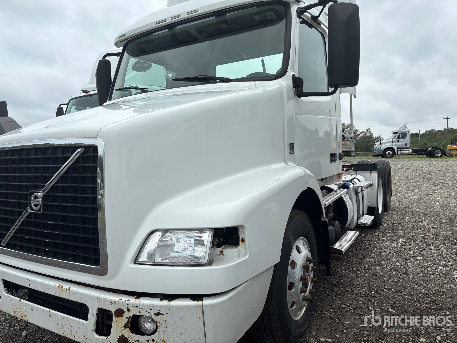 2016 Volvo VNM