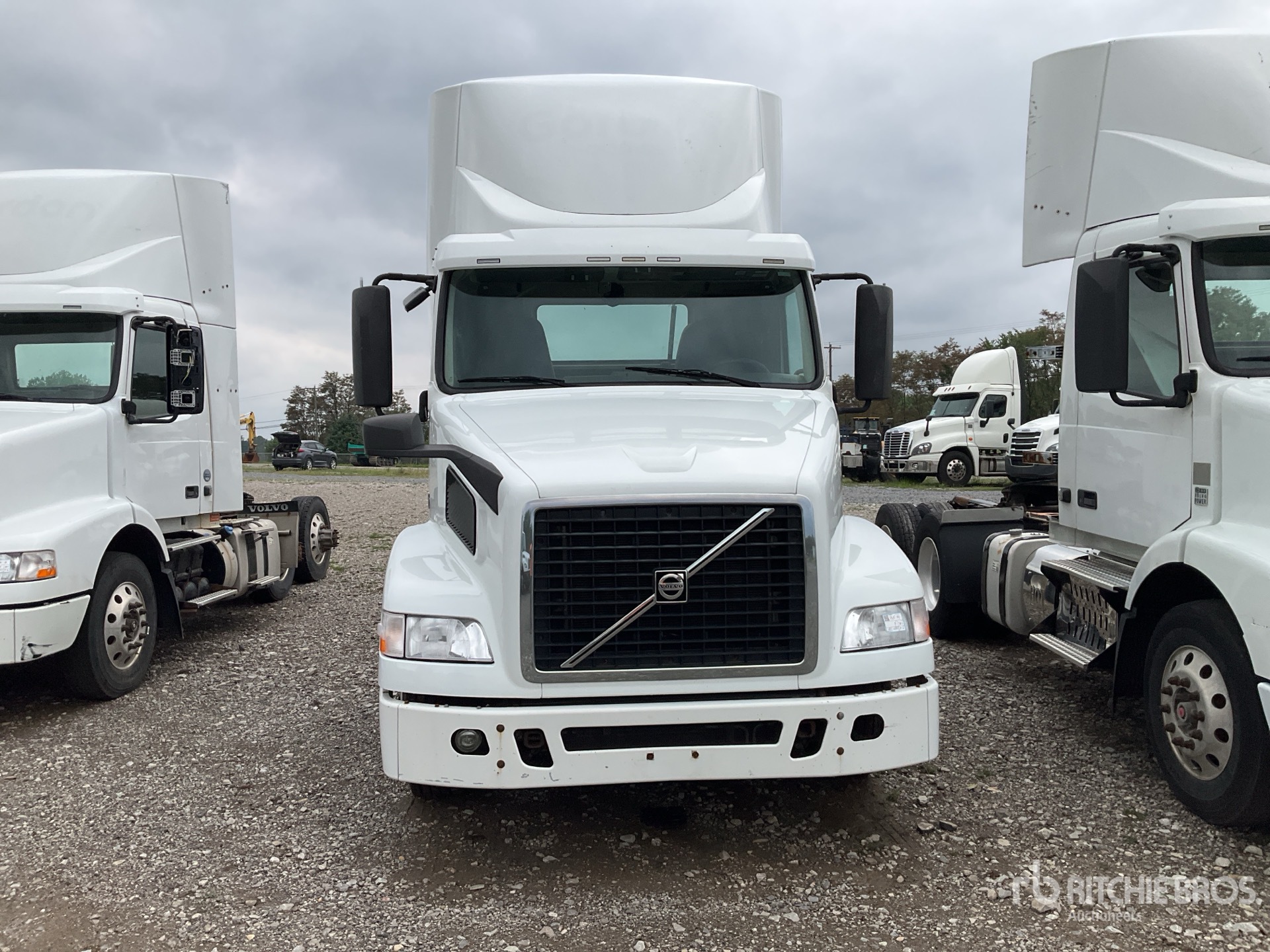 2016 Volvo VNM