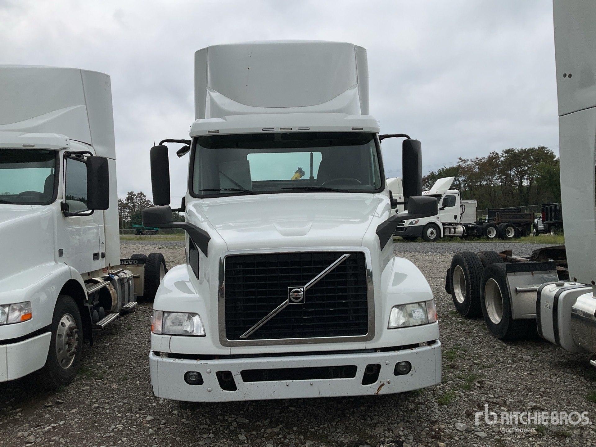 2016 Volvo VNM