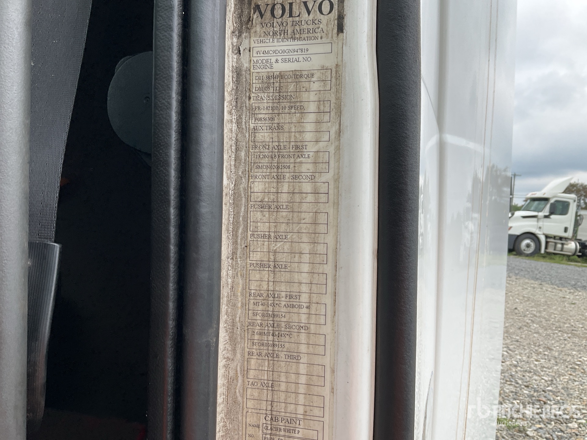 2016 Volvo VNM